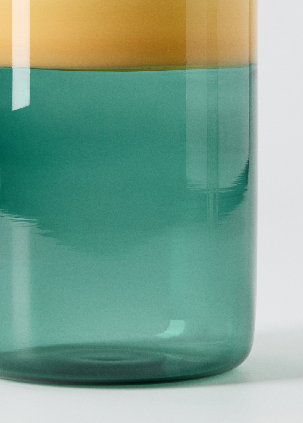Borosilicate colored glass vase
