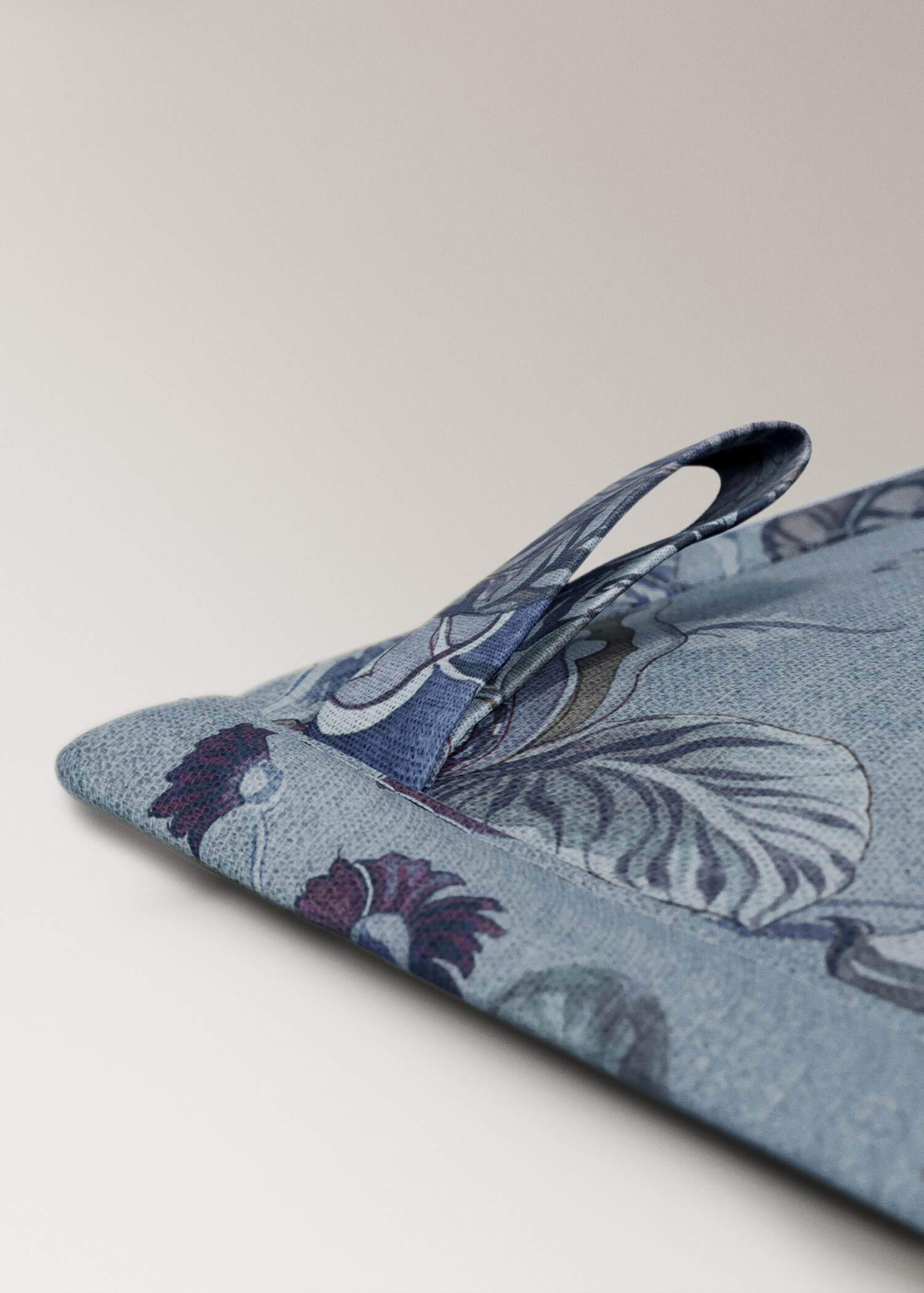 Printed cotton linen holder - Details of the article 2