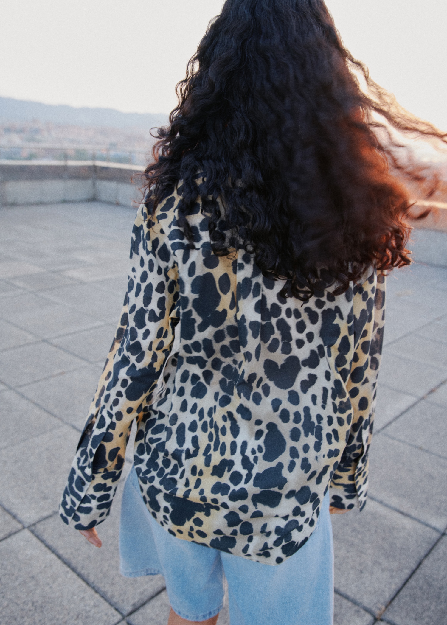 Camisa algodón animal print - Reverso del artículo