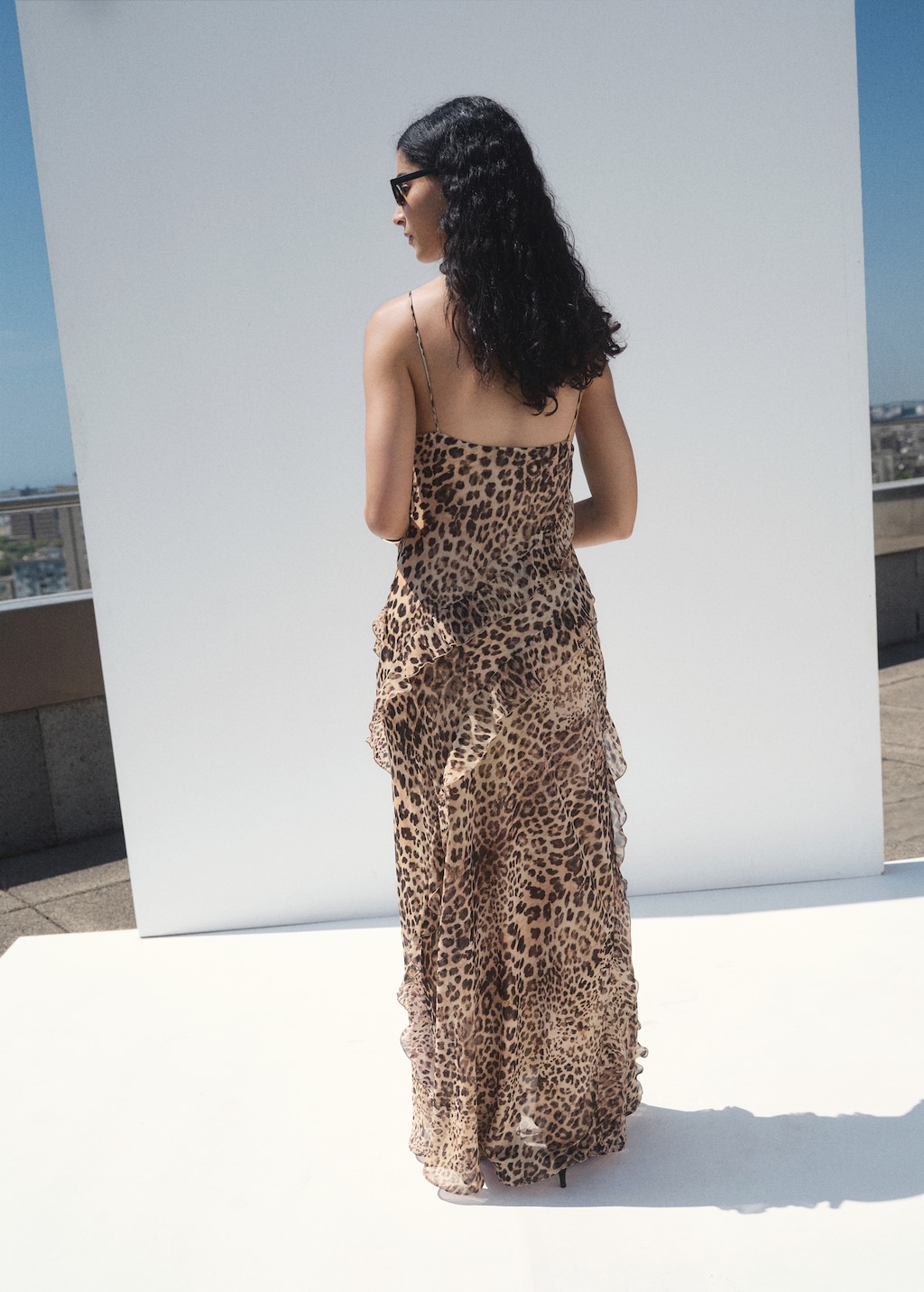 Leopard-print ruffle dress with opening