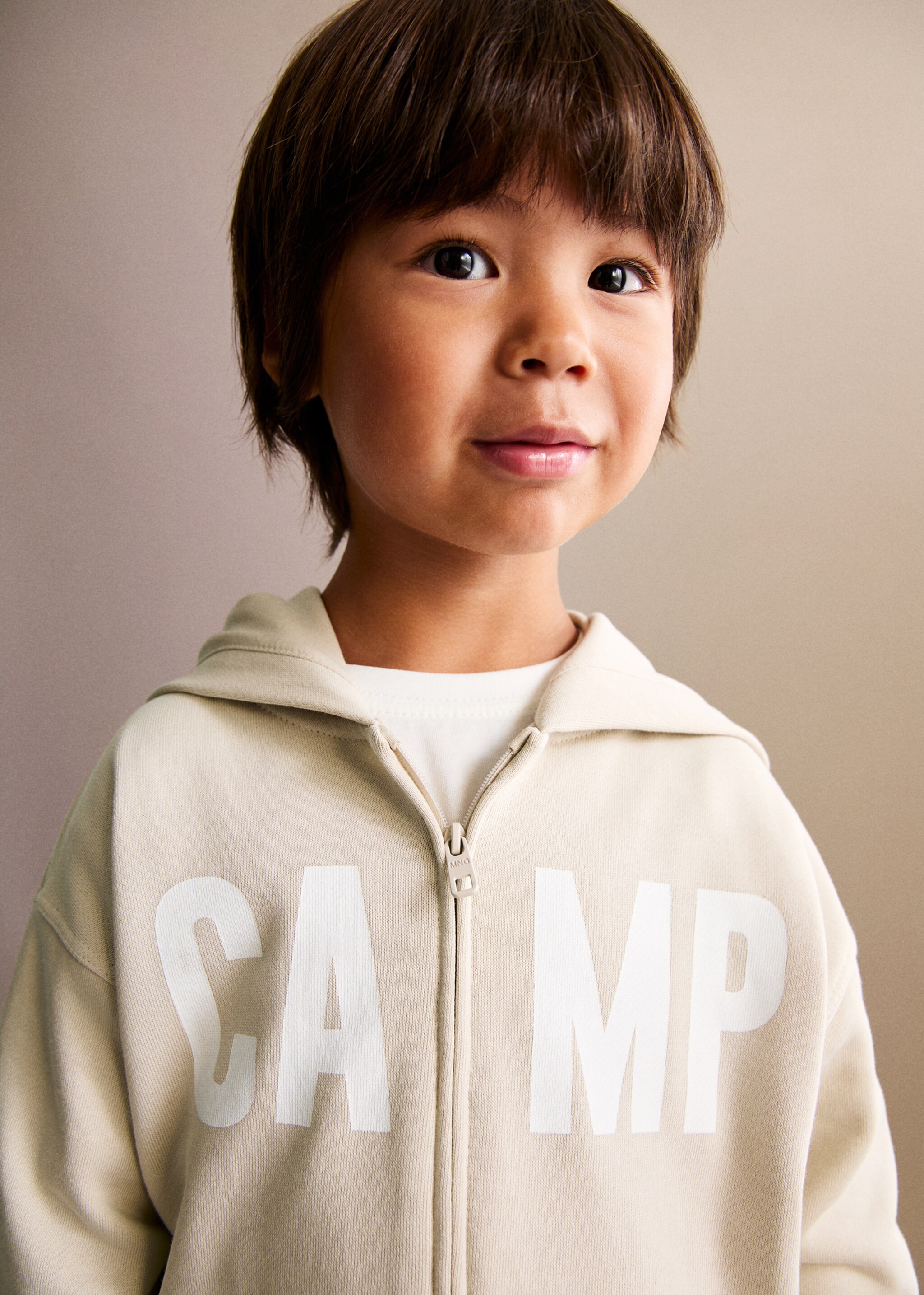 Printed hoodie - Details of the article 1, Sand. Ref: 17093795-00.