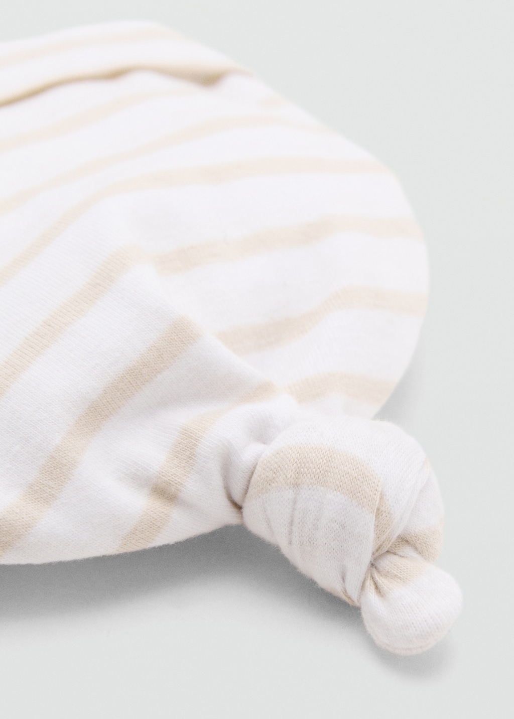 Hat with knot detail