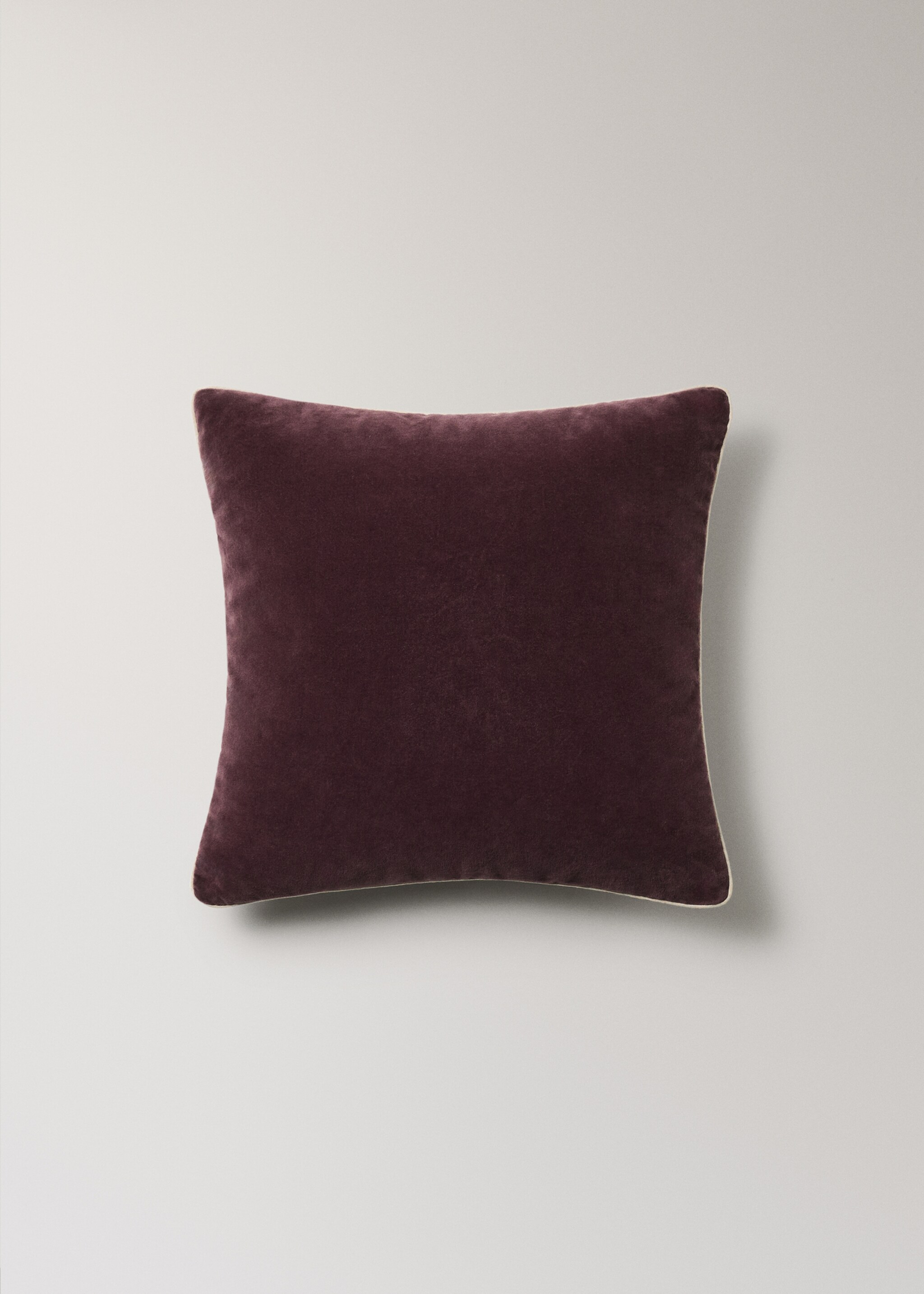 Fluwelen kussenhoes met bies 50x50 cm - Artikel zonder model, Donkerrood. Ref: 17093806-00.
