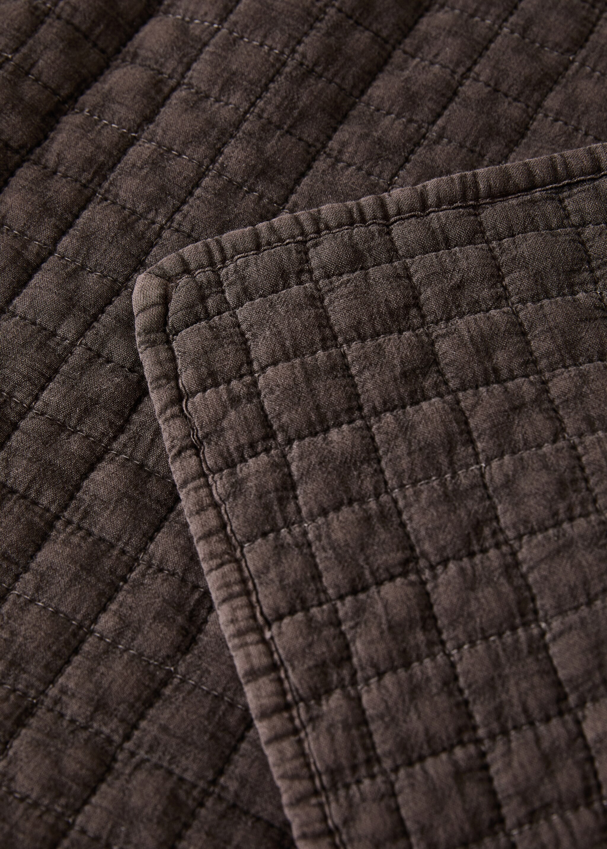 Cotton garment-dyed check bedspread for 150/160 cm bed - Details of the article 1, Coffee. Ref: 17093807-00.