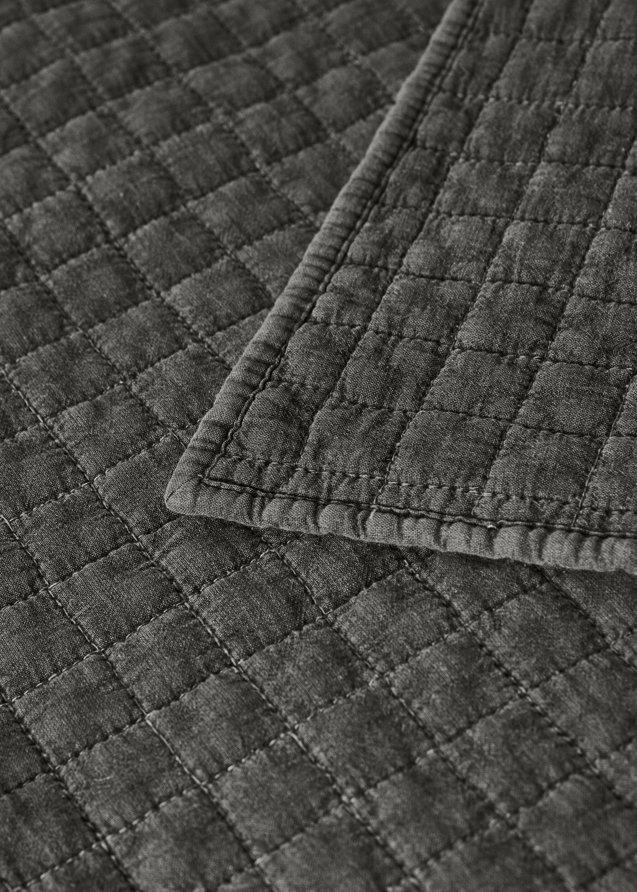 Cotton garment-dyed check bedspread for 150/160 cm bed - Details of the article 1