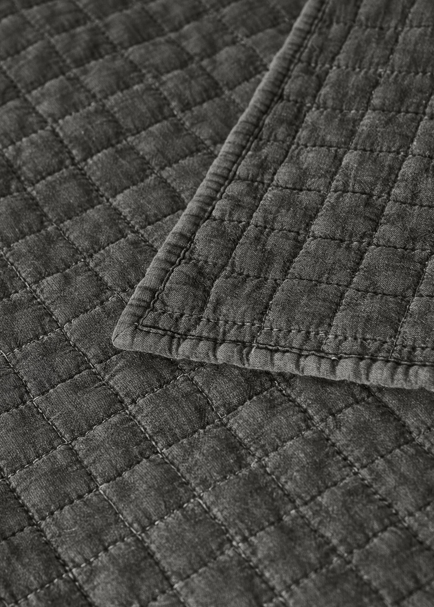 Cotton garment-dyed check bedspread for 150/160 cm bed - Details of the article 1