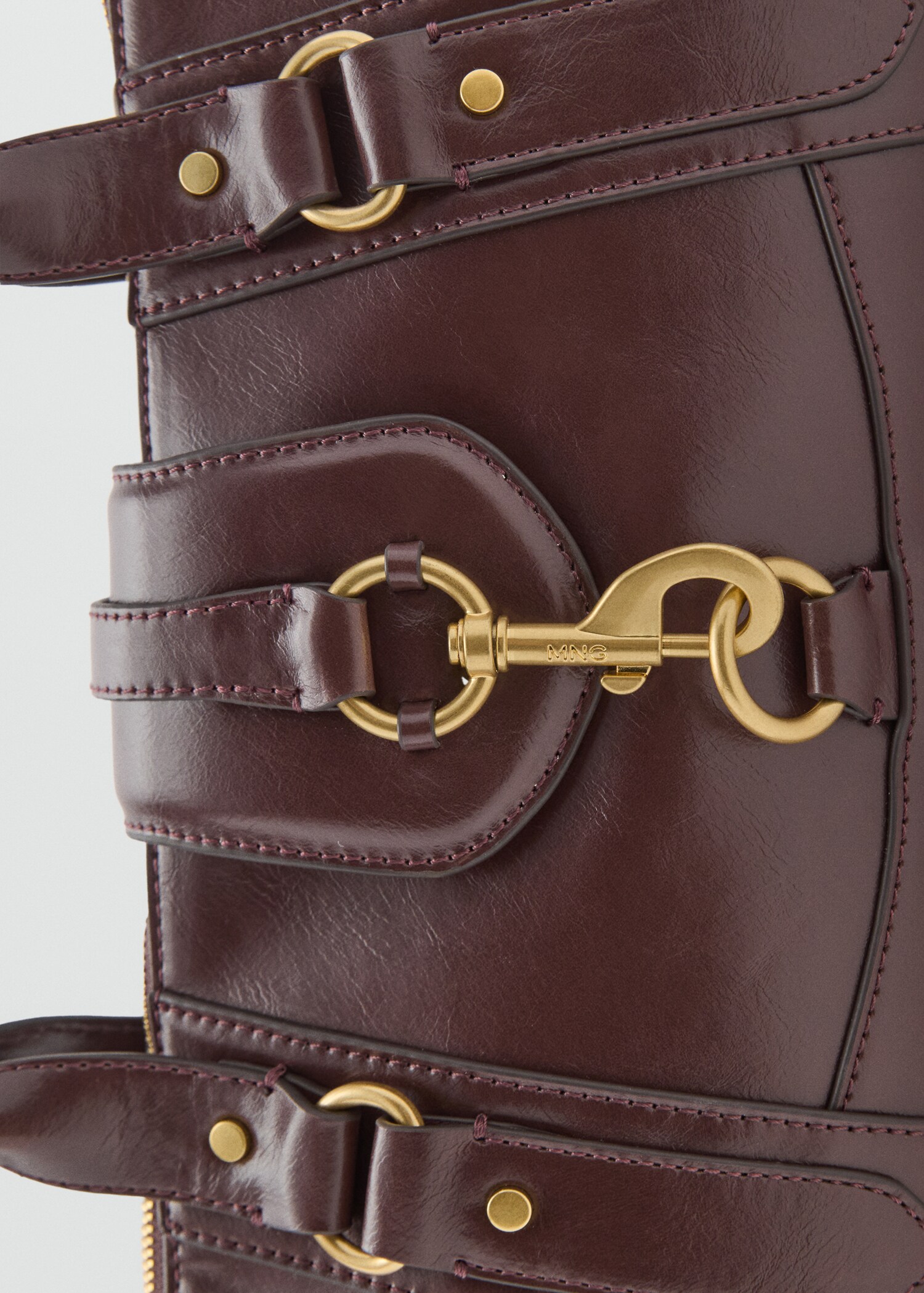Medium shoulder bag with snap hook - Details of the article 1