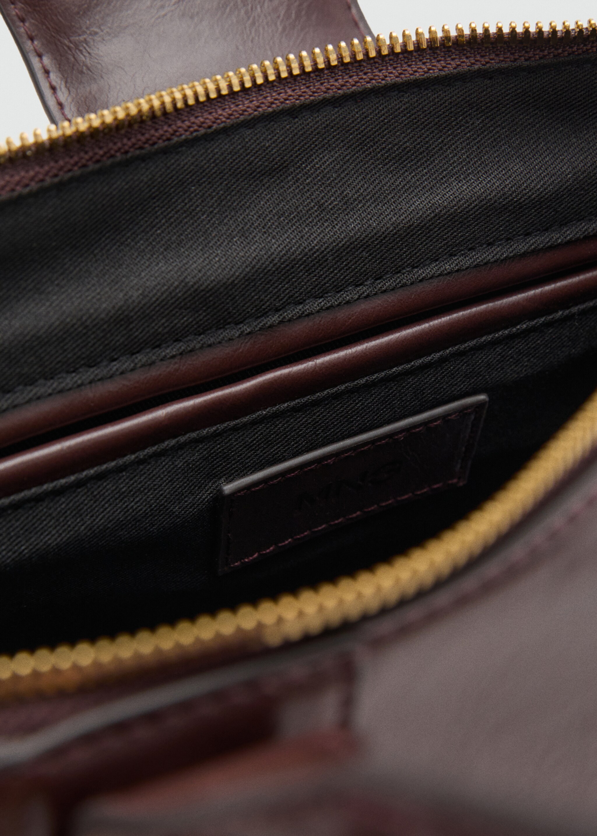 Medium shoulder bag with snap hook - Details of the article 2