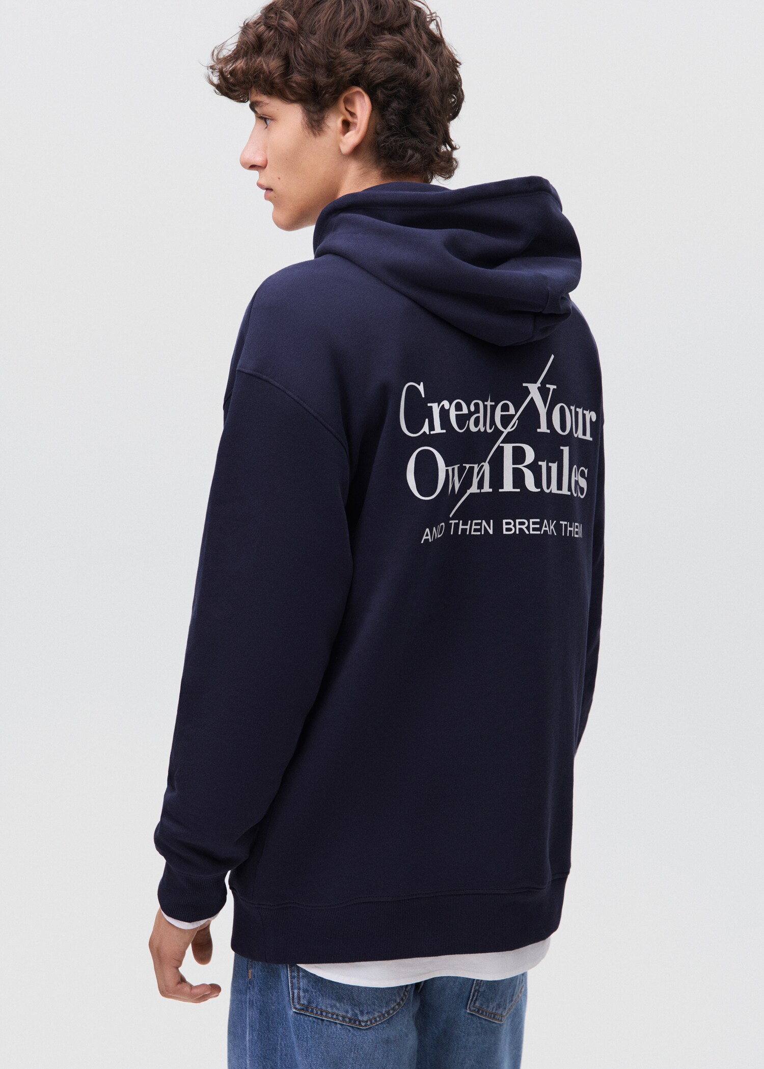 Desenli kapüşonlu sweatshirt - Ürünün arkası