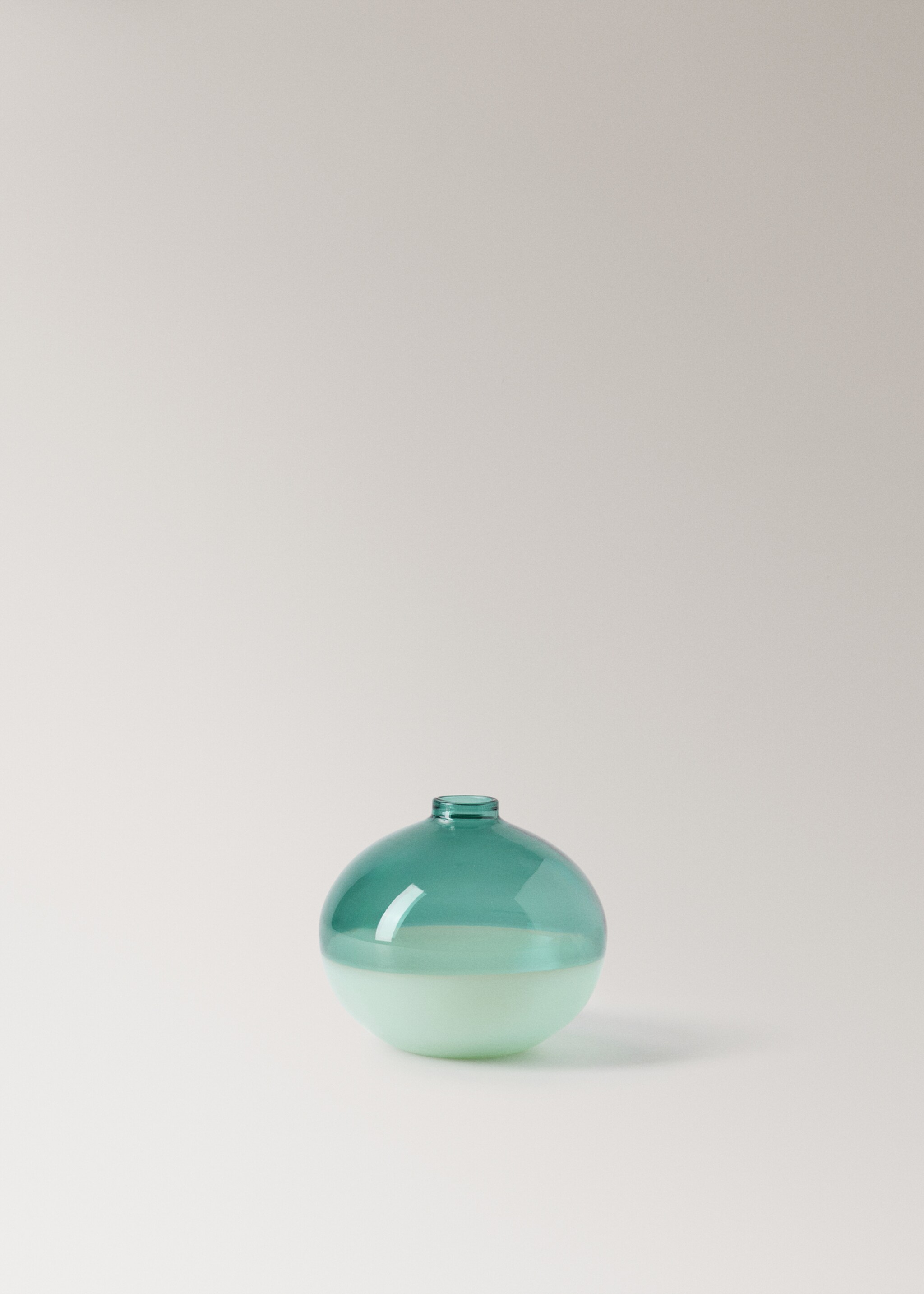 Borosilicate bud vase - Article without model, Green. Ref: 17093824-00.