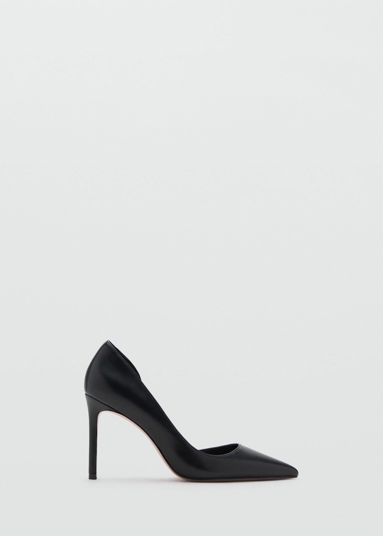 Asymmetrical heeled shoes - Article without model