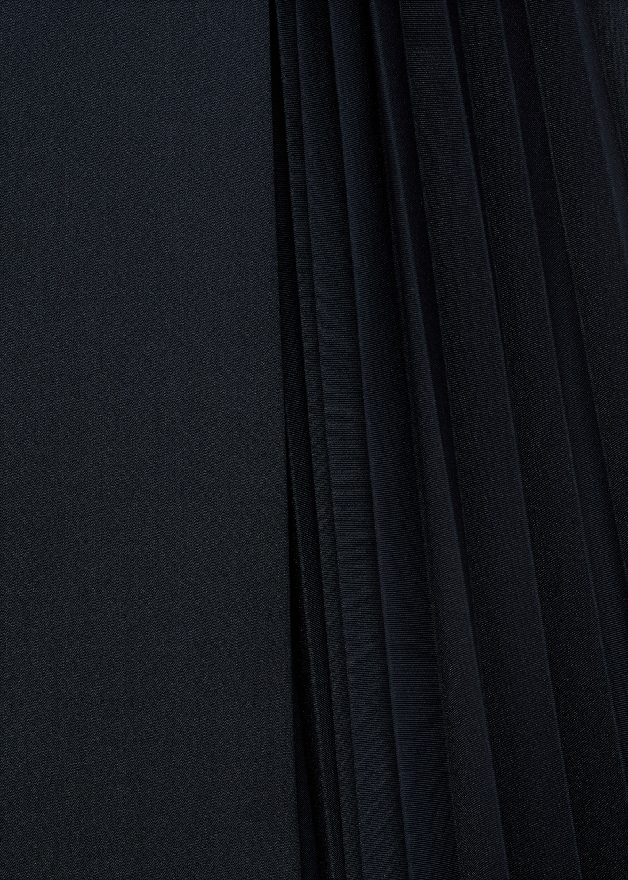 Pleated crossover skirt - Details of the article 0, Navy. Ref: 17094070-00.