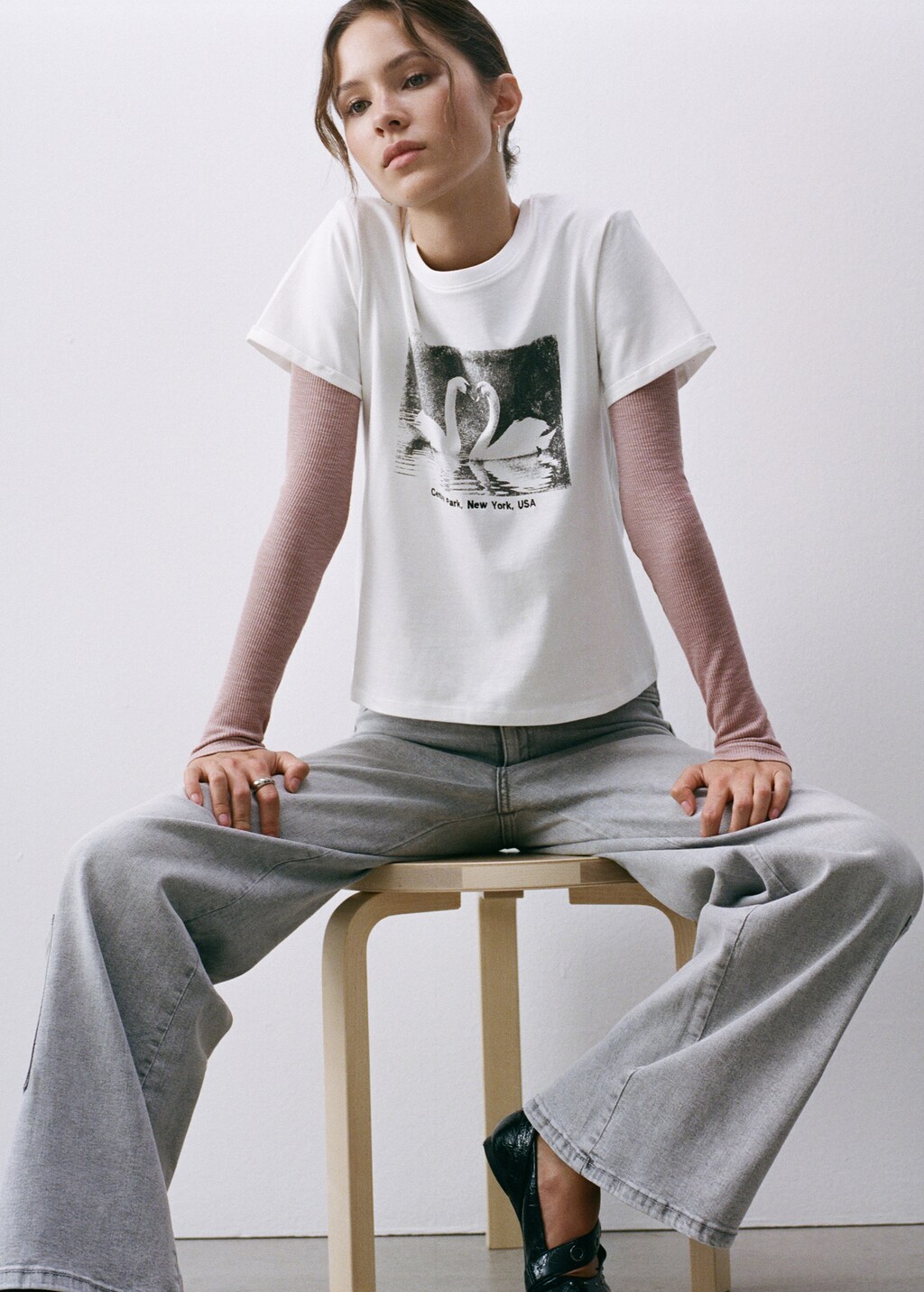 Cotton t-shirt with swan pattern