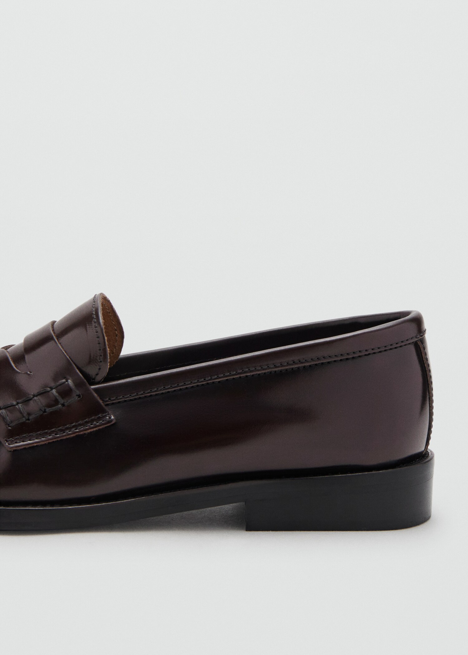 Leder-Mokassins mit Raffdetail - Detail des Artikels 1