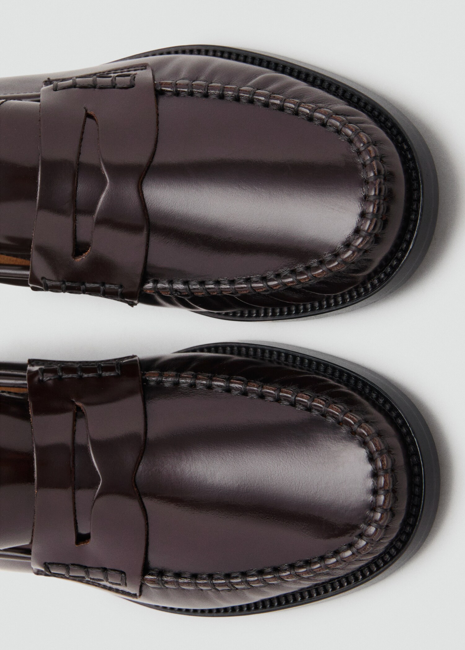Leder-Mokassins mit Raffdetail - Detail des Artikels 2