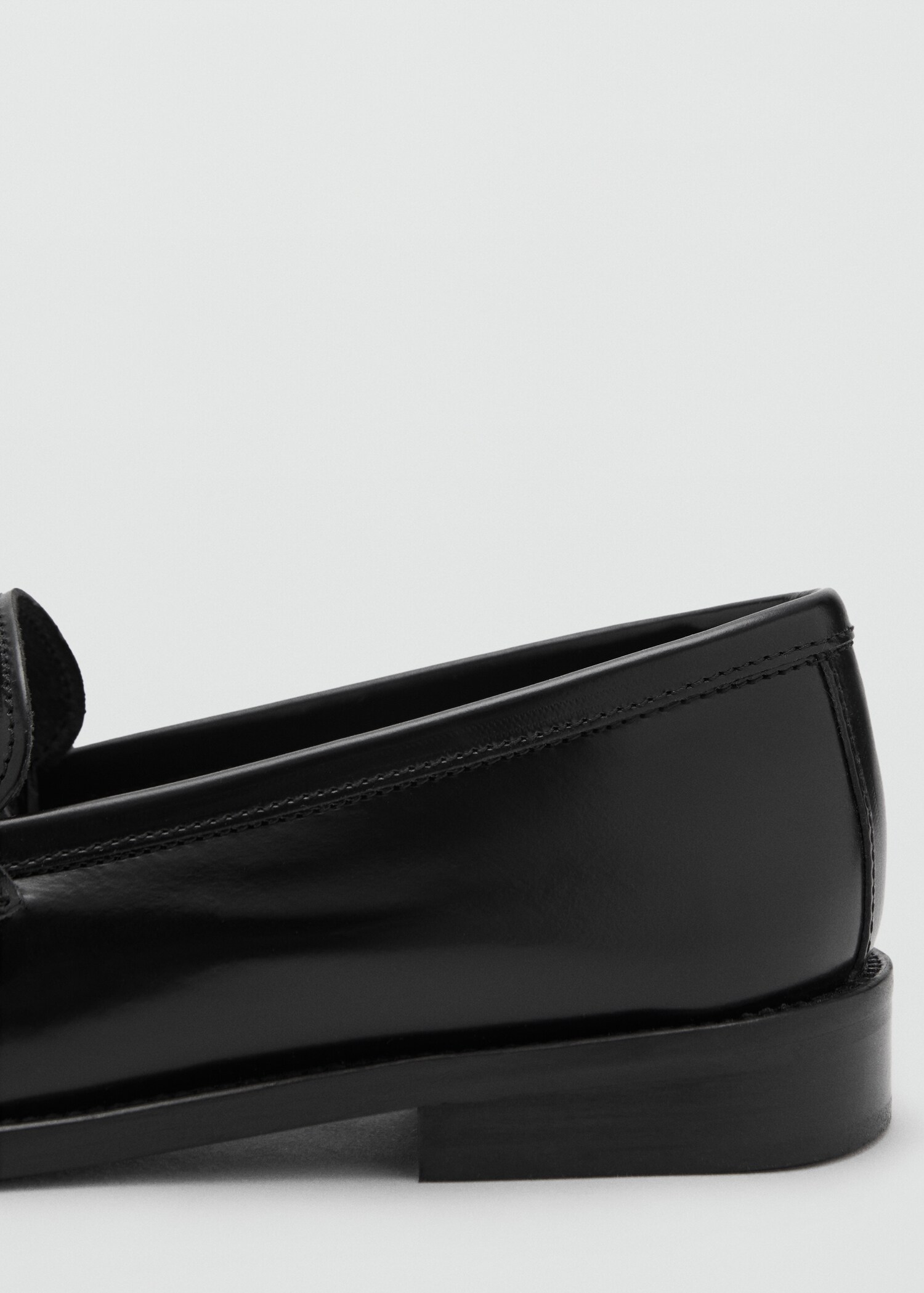 Gathered leather moccasin - Women | MANGO USA