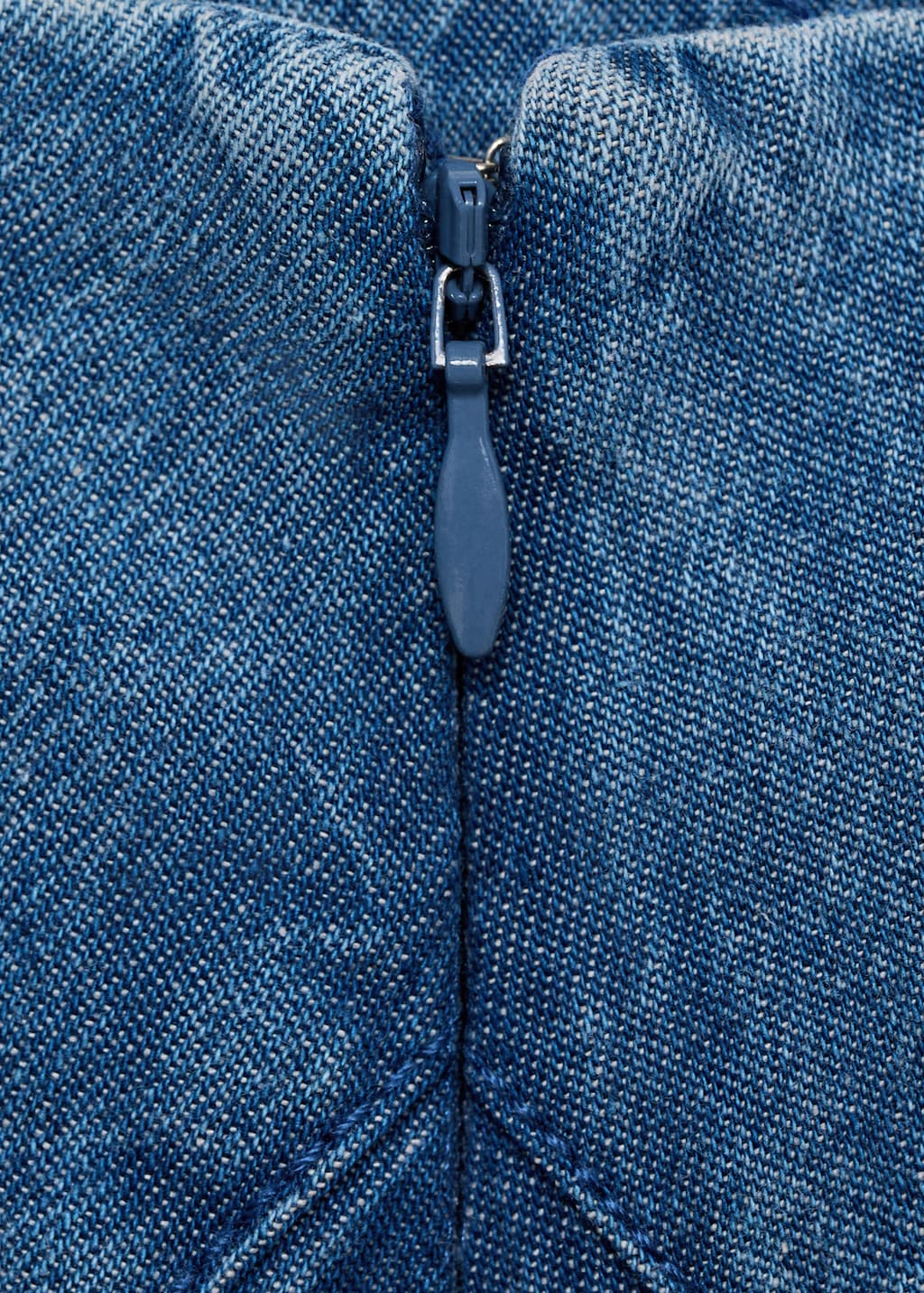 Denim midi-skirt with stitching