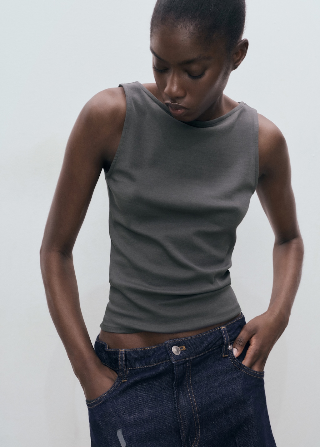 Boat-neck strapless top