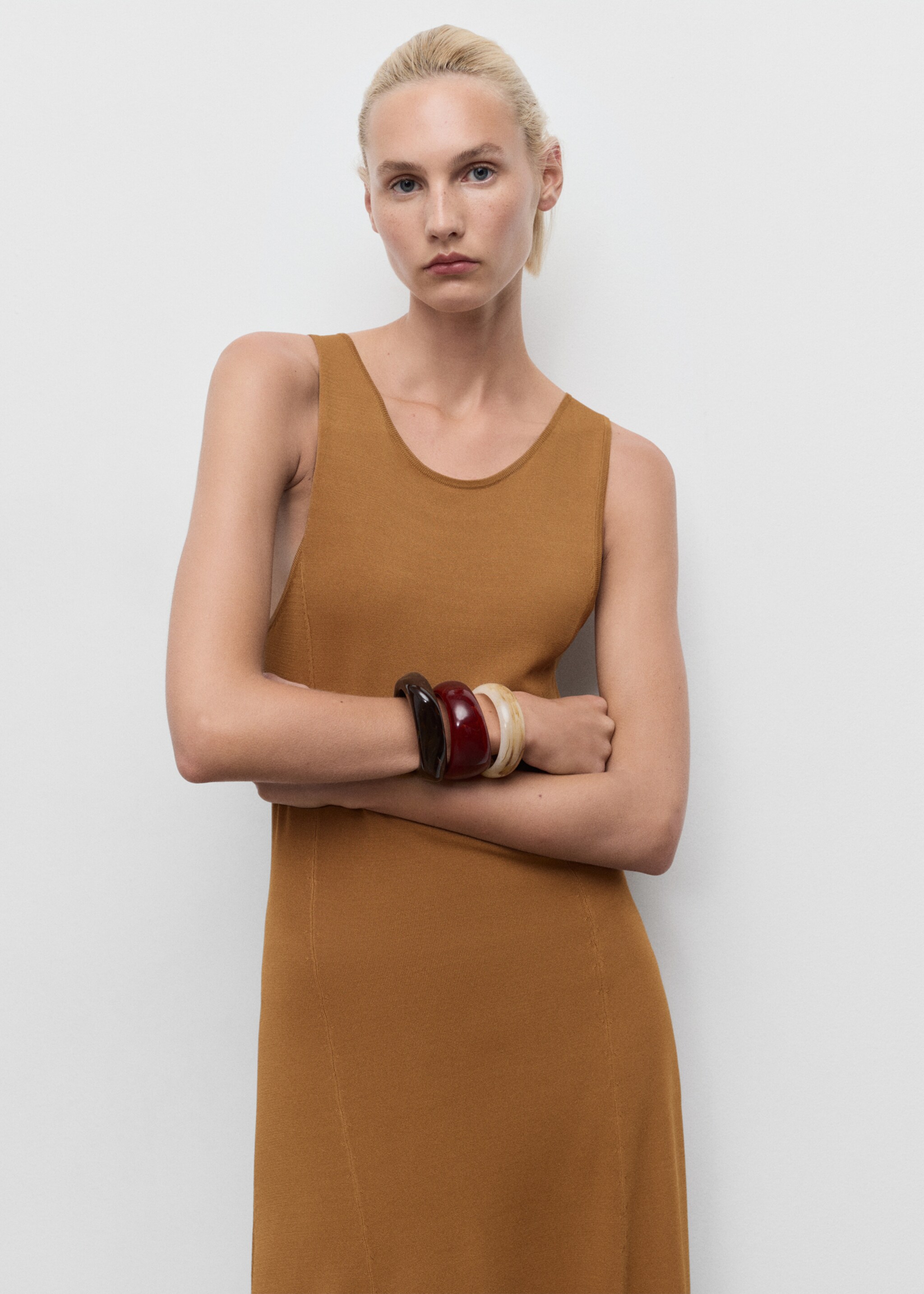 Robe longue maille - Plan moyen