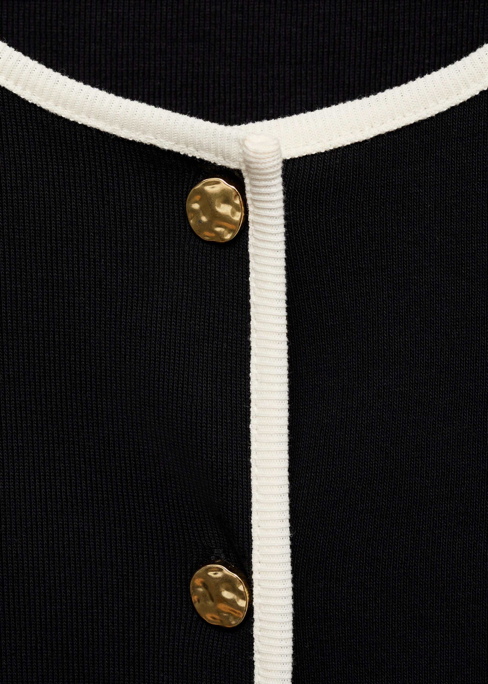 T-shirt katun dengan trim kontras - Rincian barang 8, Hitam. Ref: 17094083-00.