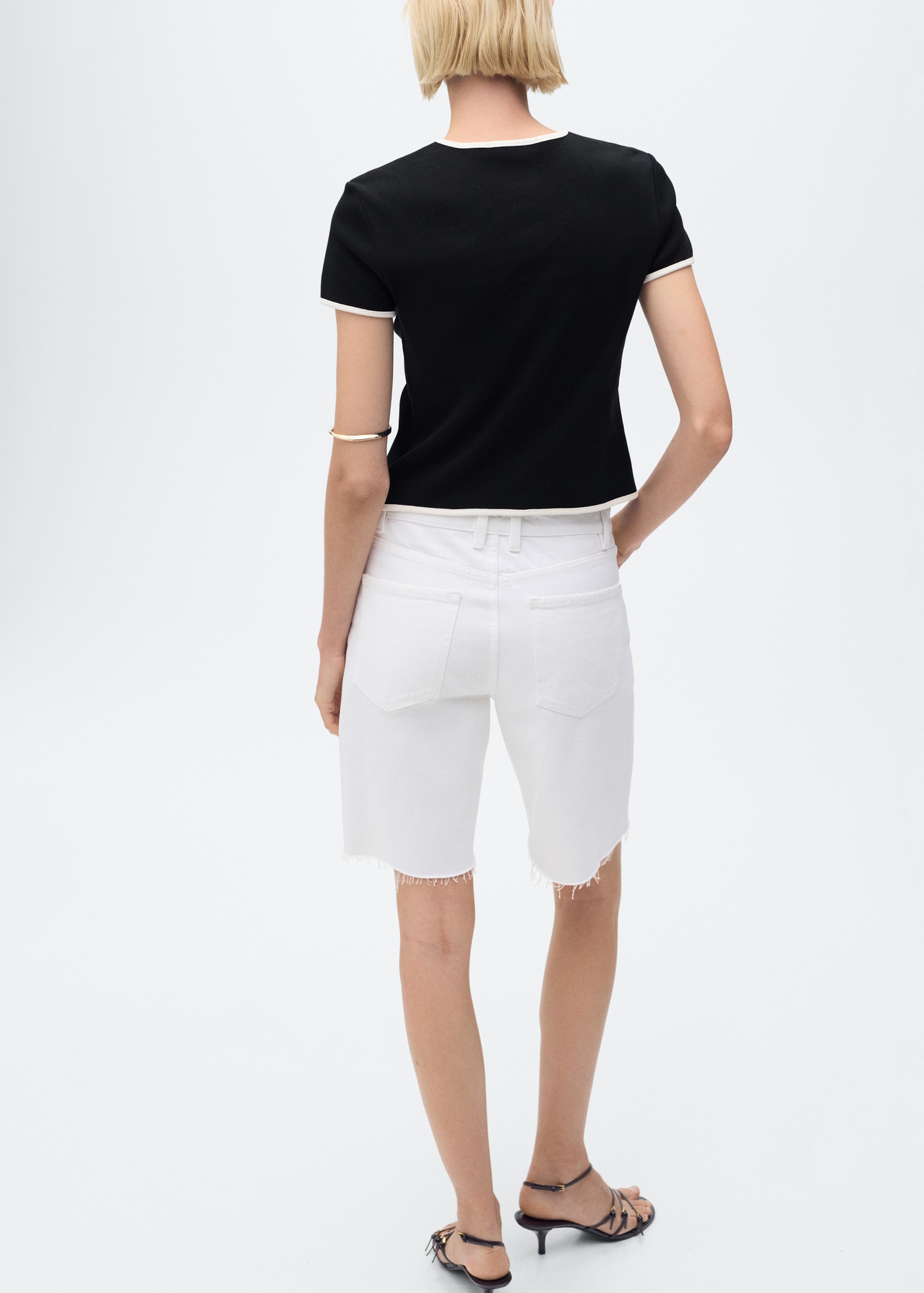 Cotton t-shirt with contrasting trim - Reverse of the article