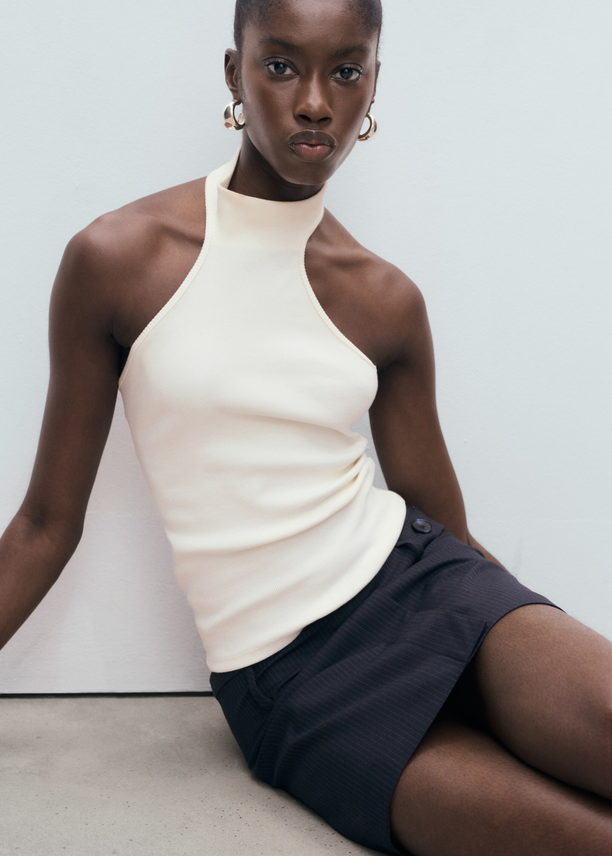 Pinstriped short skirt - Details of the article 2, Navy. Ref: 17094088-00.