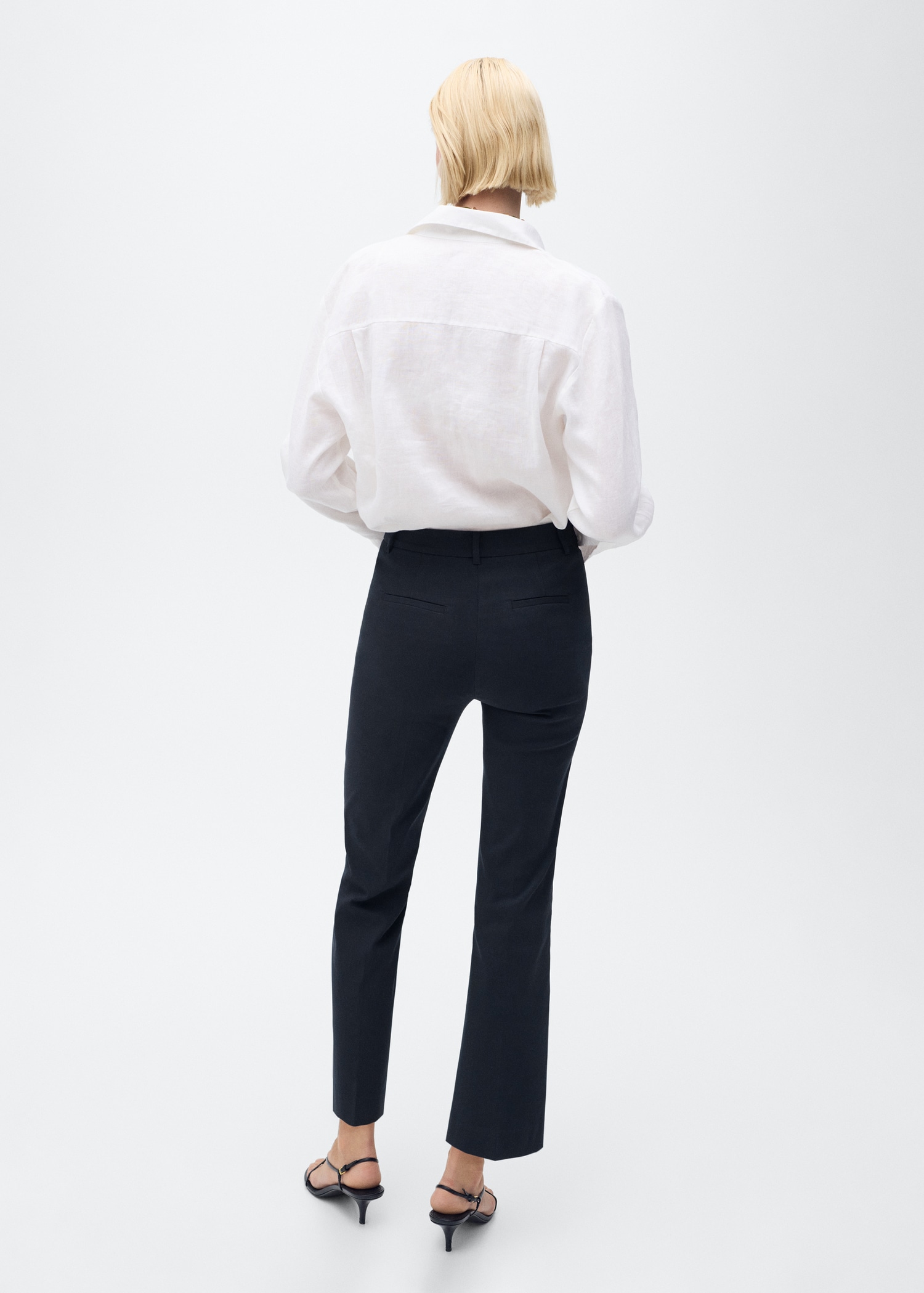 Straight-cut crop pants - Reverse of the article