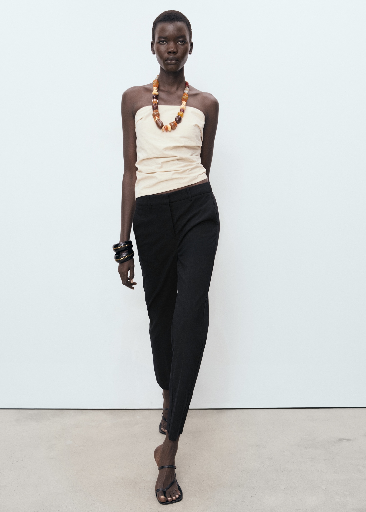 Straight-cut crop trousers - Details of the article 2