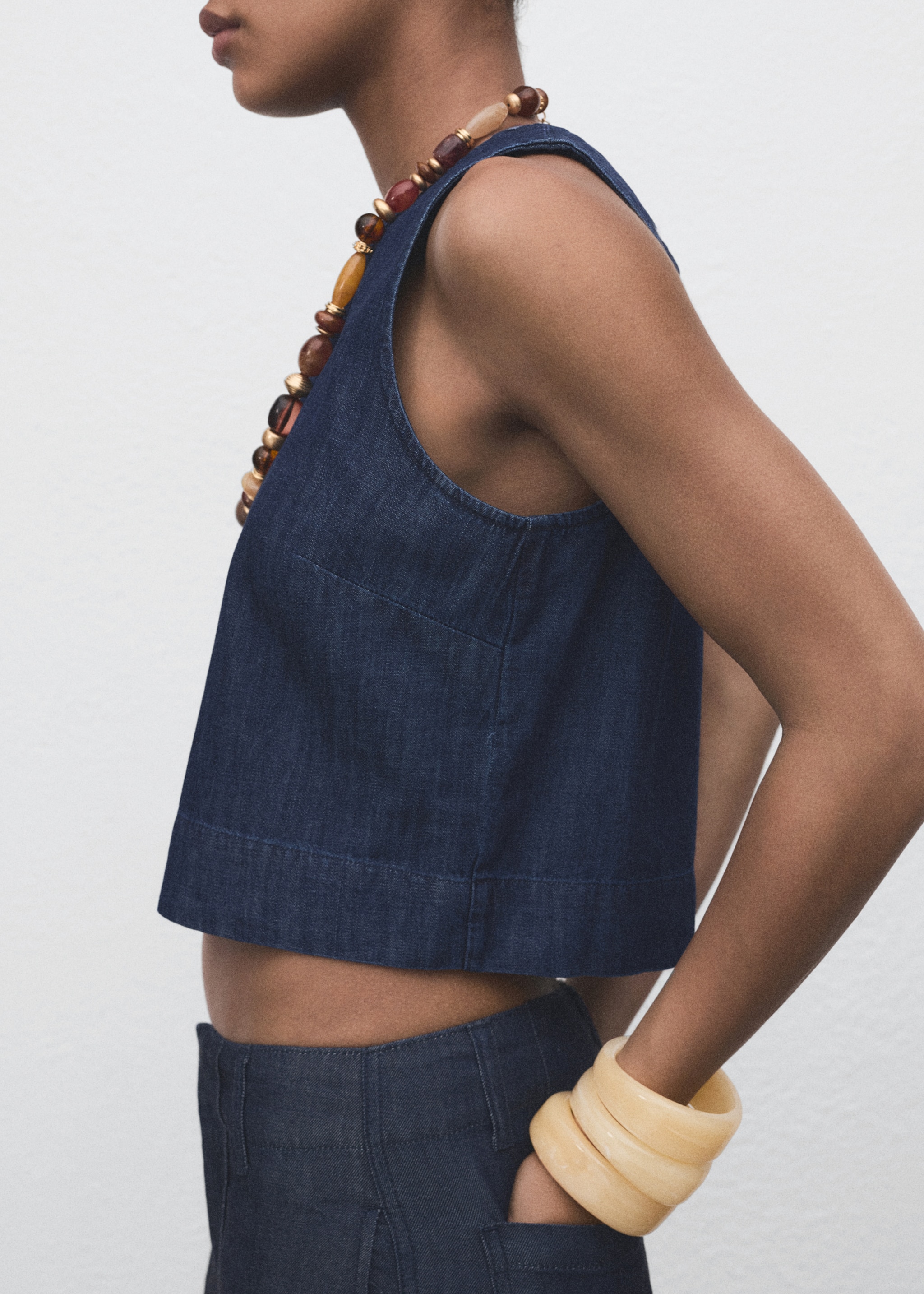 Denim crop top - Details of the article 6, Open Blue. Ref: 17094101-00.
