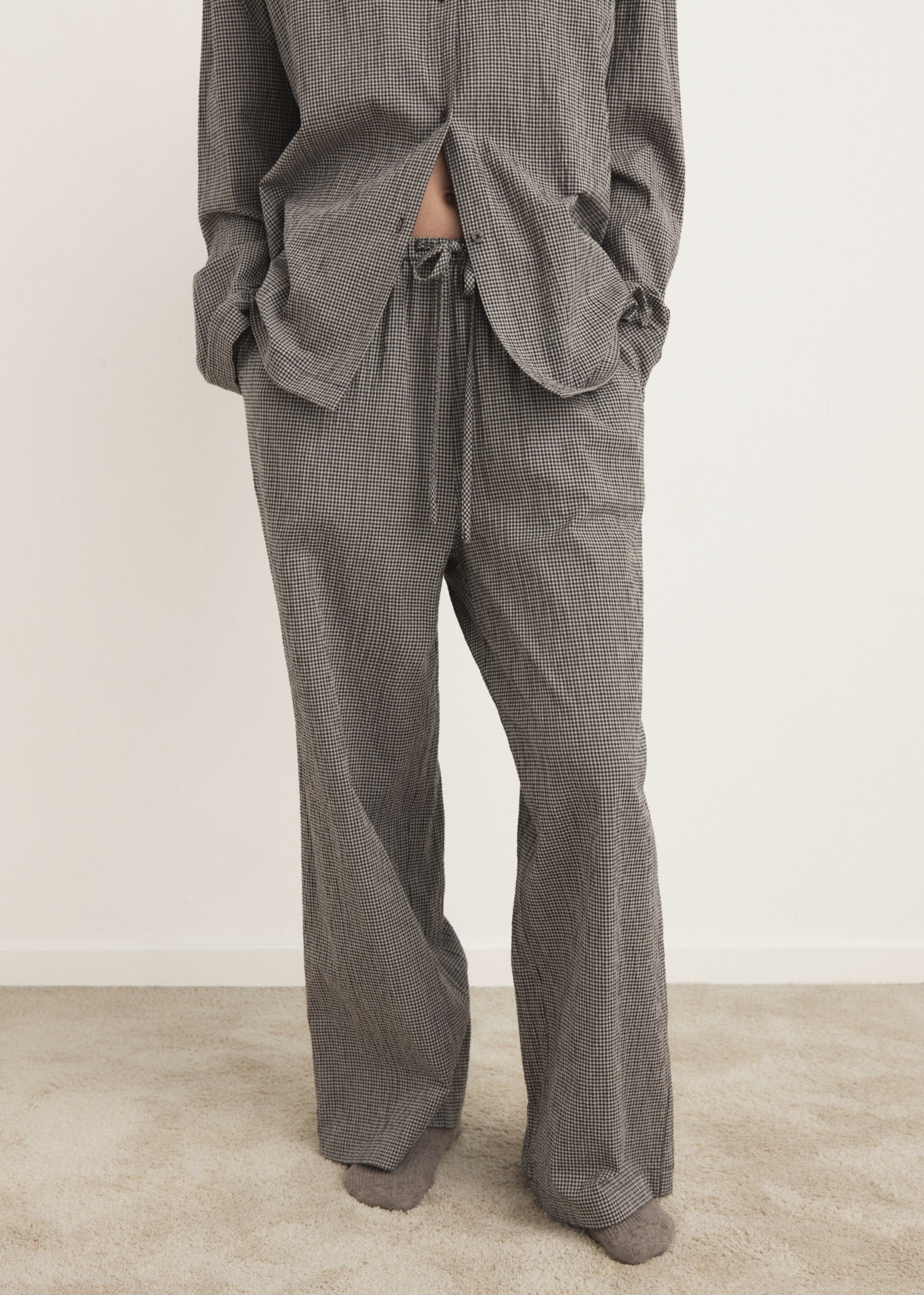 Two-piece cotton pyjamas in gingham check - Details of the article 1, Chocolate. Ref: 17094107-00.