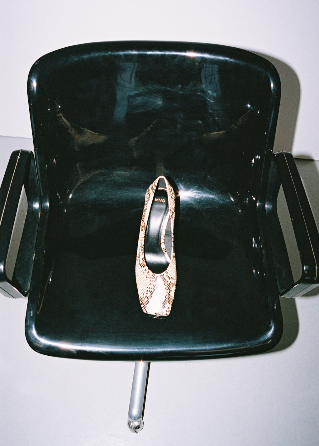 Animal-print high heeled shoes