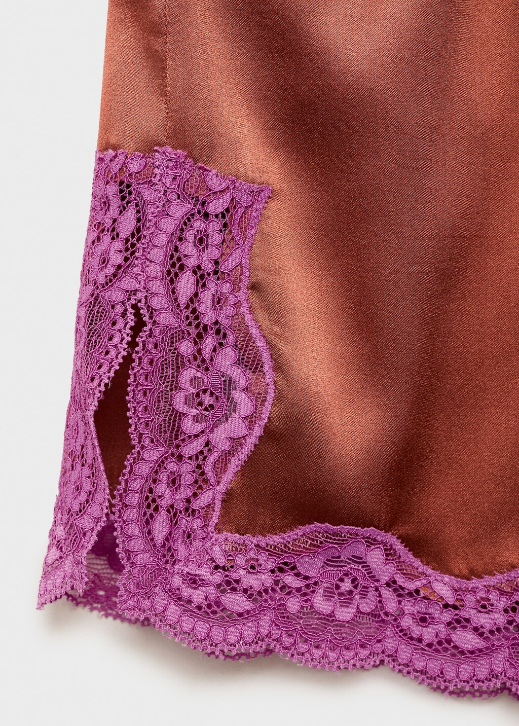 Silk shorts with contrasting lace trim