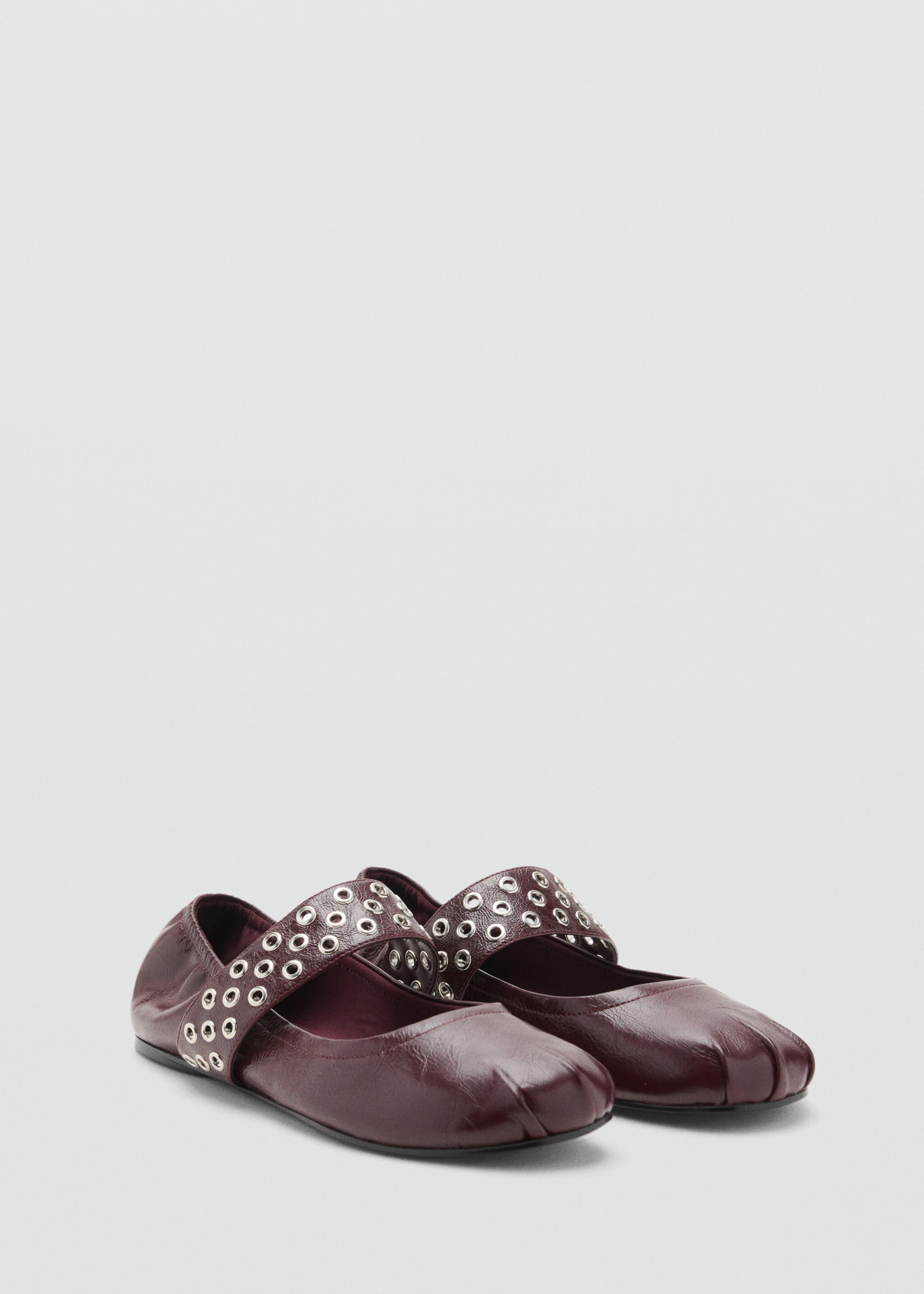 Ballerine en cuir eyelets - Plan moyen, Bordeaux. Ref: 17094114-00.