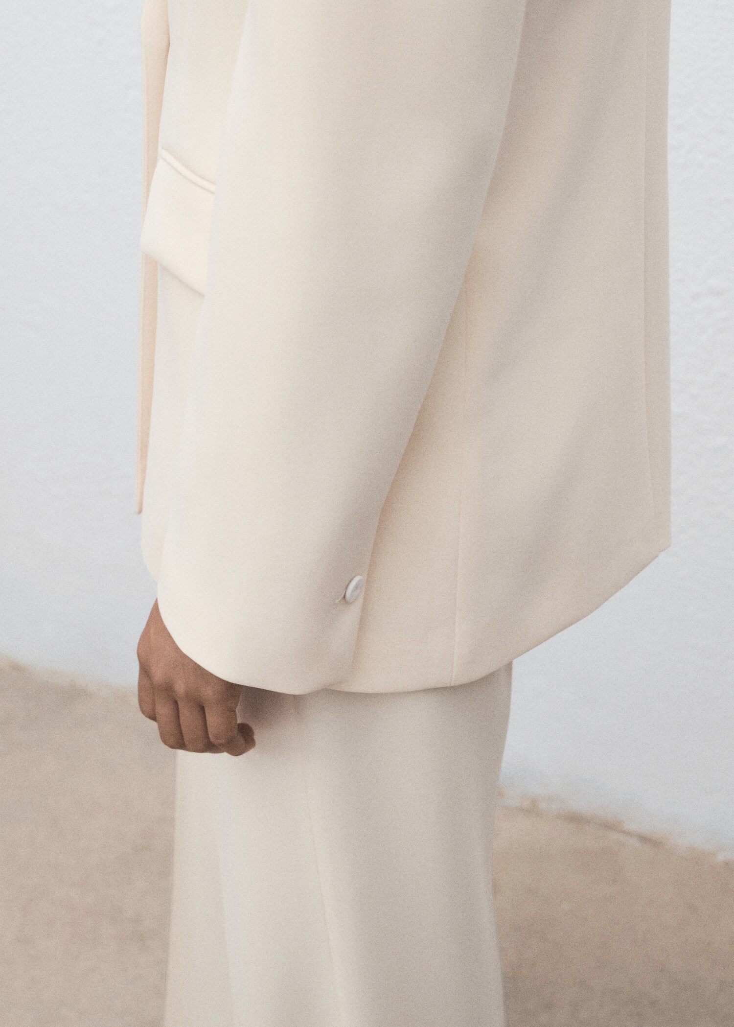 Double-breasted suit jacket - Details of the article 1