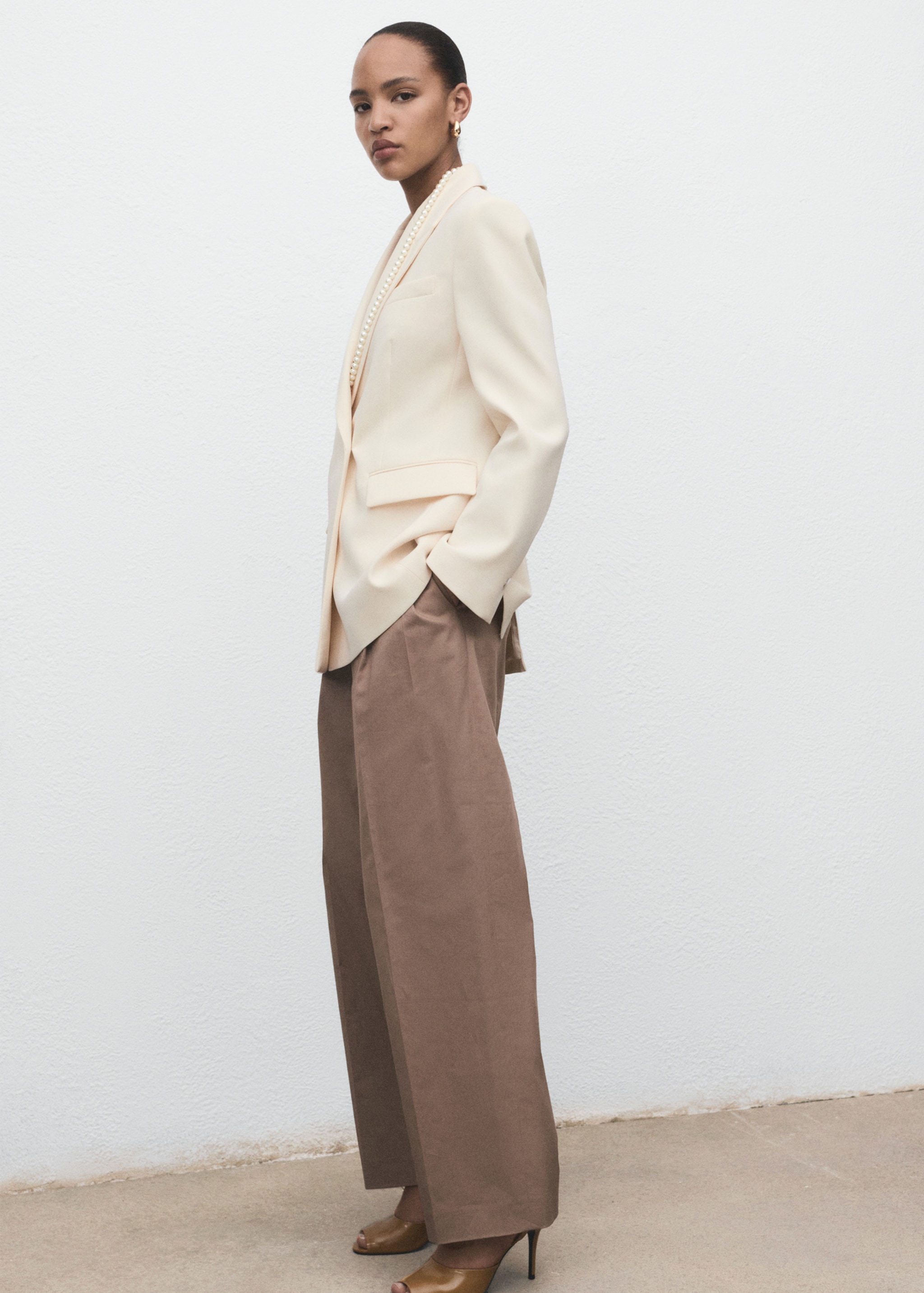 Double-breasted suit jacket - Details of the article 2