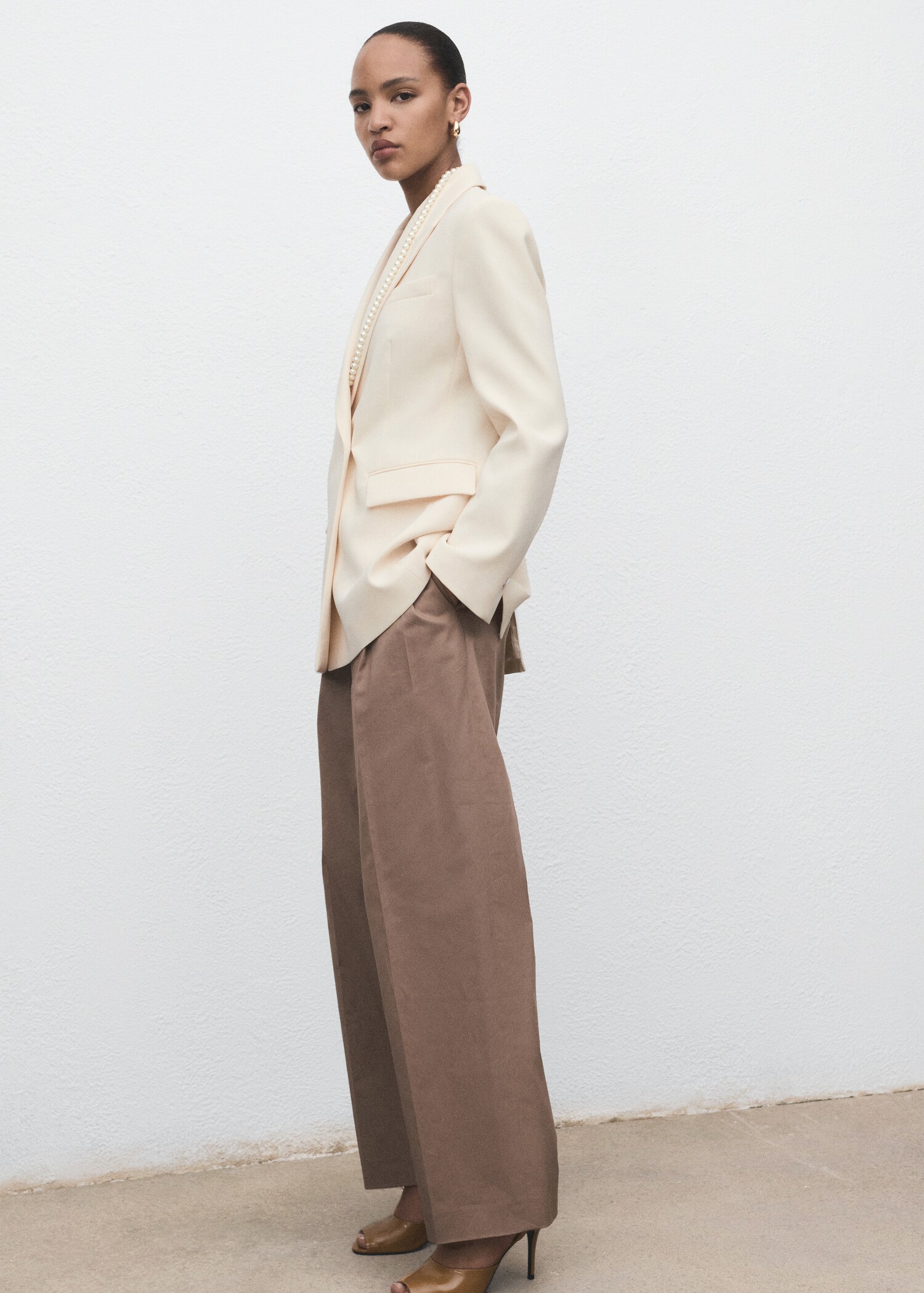 Double-breasted suit jacket - Details of the article 2