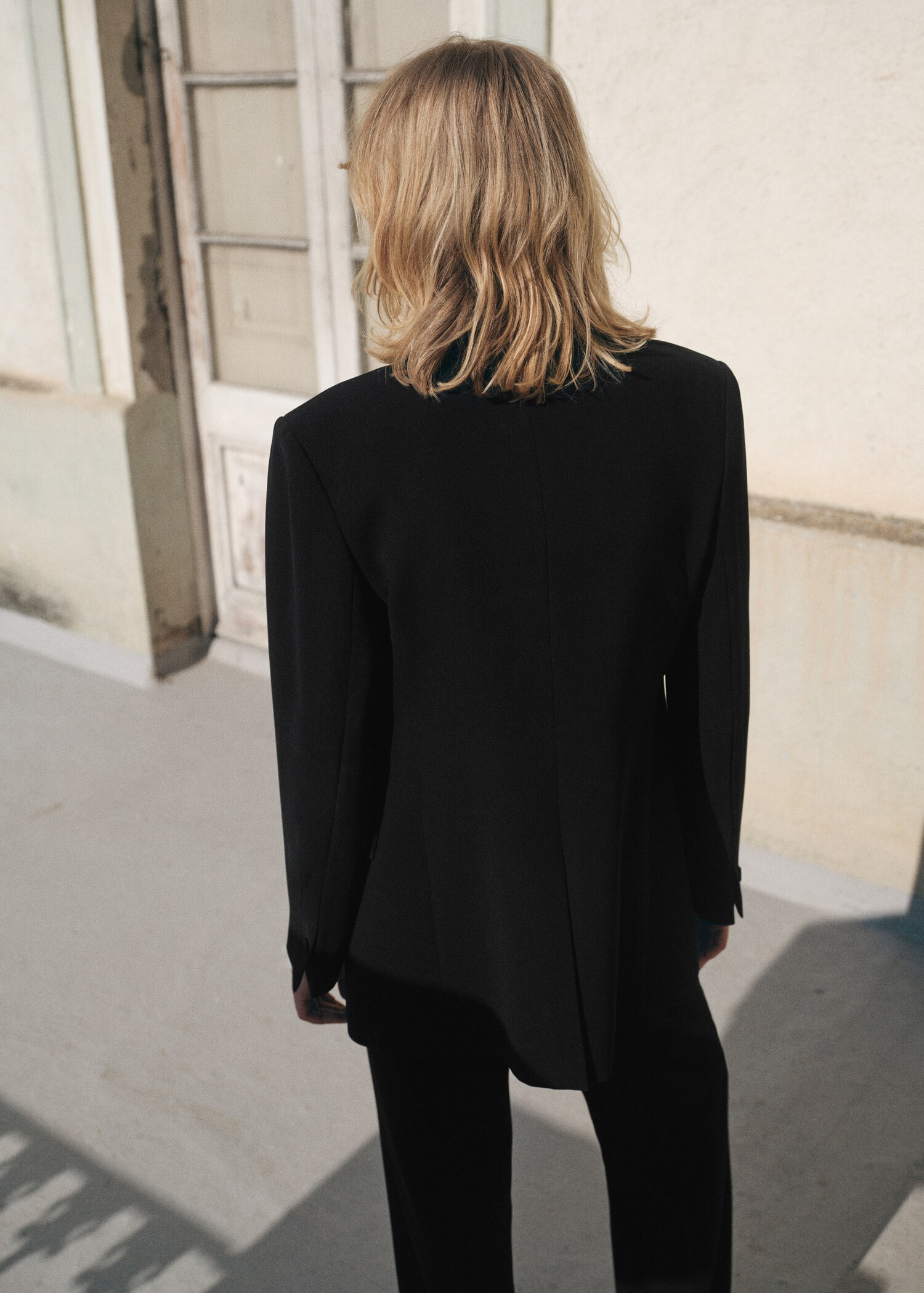 Double-breasted suit jacket - Reverse of the article
