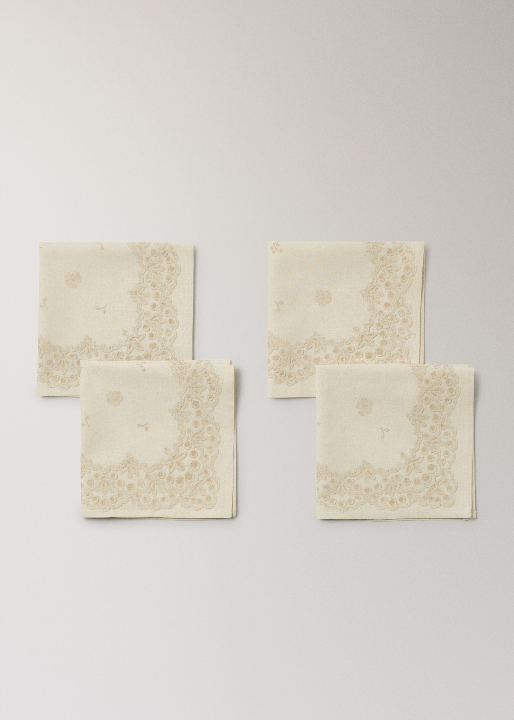 Linen napkins with floral pattern - Details of the article 1, Sand. Ref: 17094127-00.
