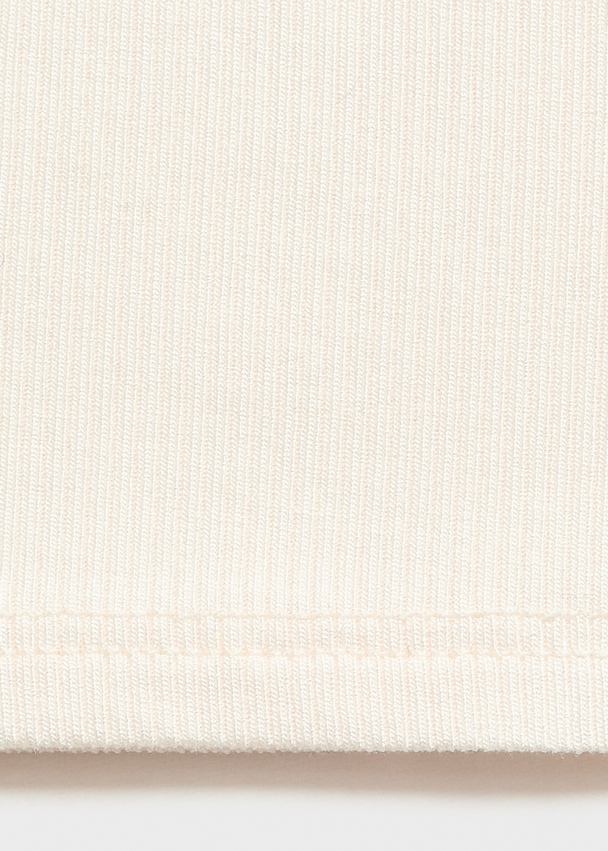 Top mit Ausschnitt und Perforationen - Detail des Artikels 0, Cremeweiß. Ref: 17094143-00.