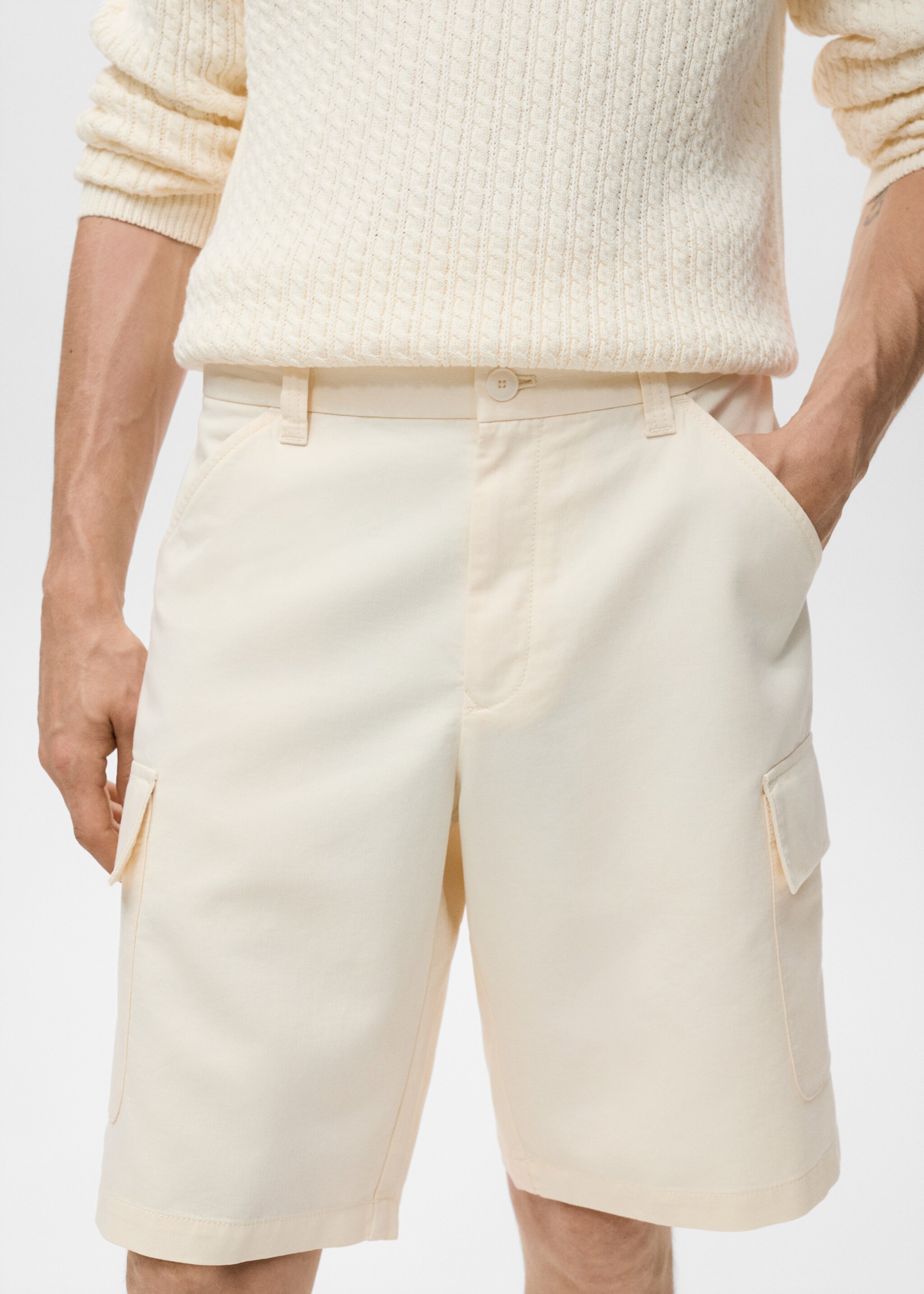 Cotton and lyocell cargo shorts - Details of the article 6, Ecru. Ref: 17094404-00.