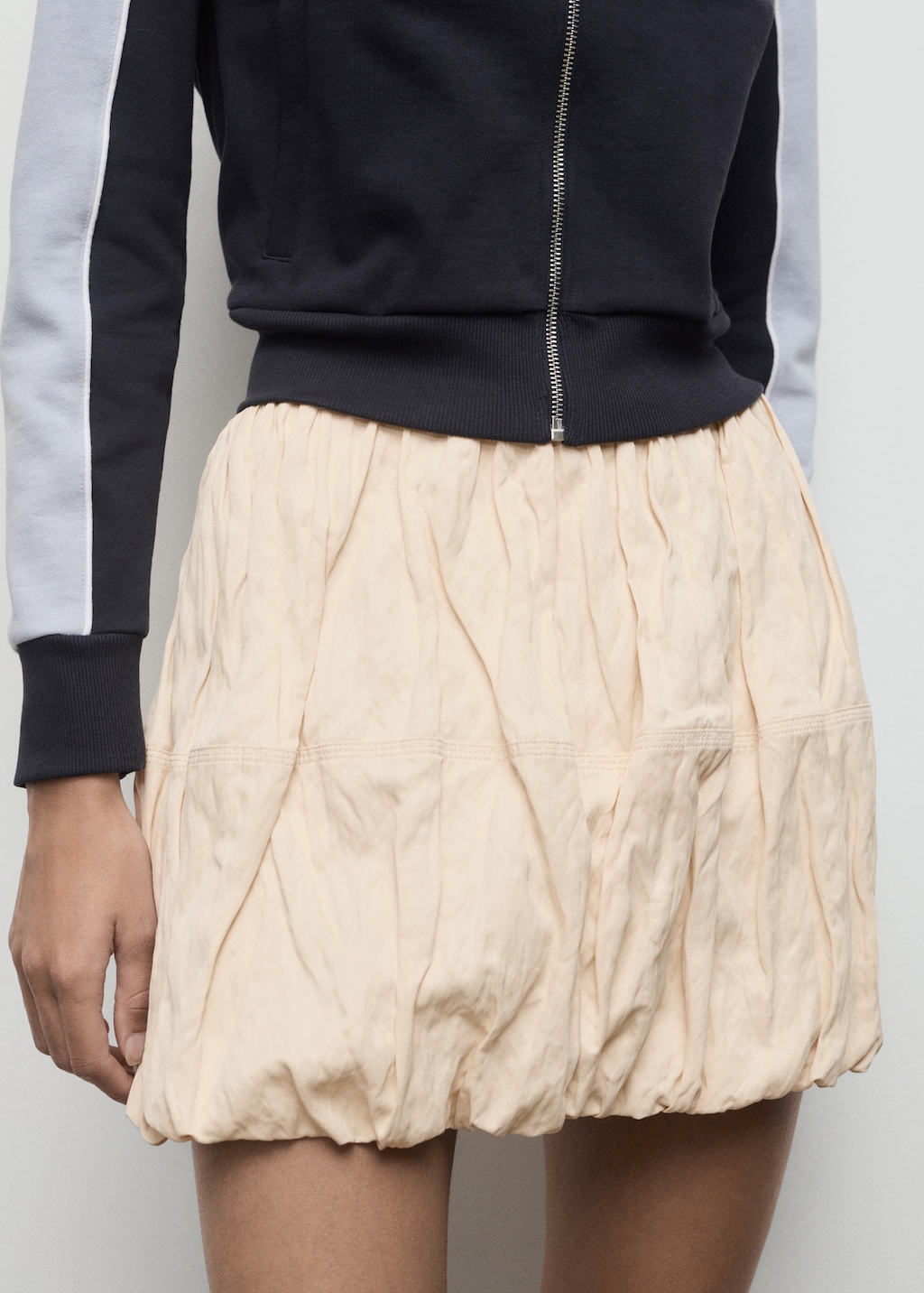 Wrinkled-effect balloon skirt