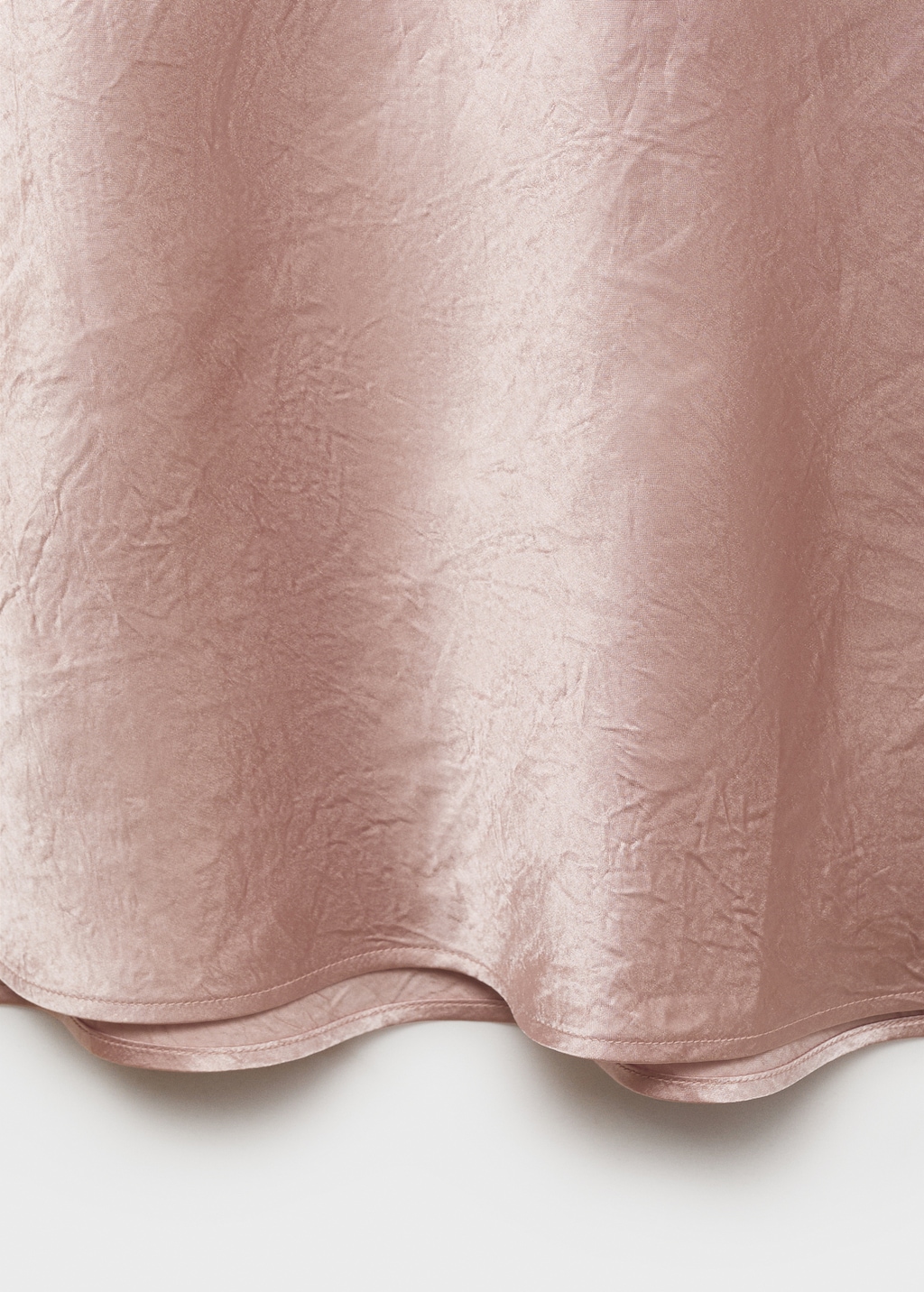 Wrinkled-effect satin skirt
