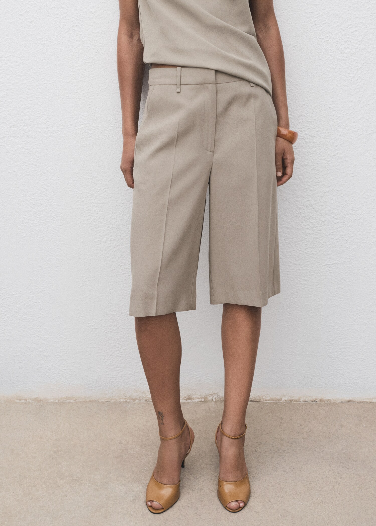 Bermudas traje tiro medio - Plano medio