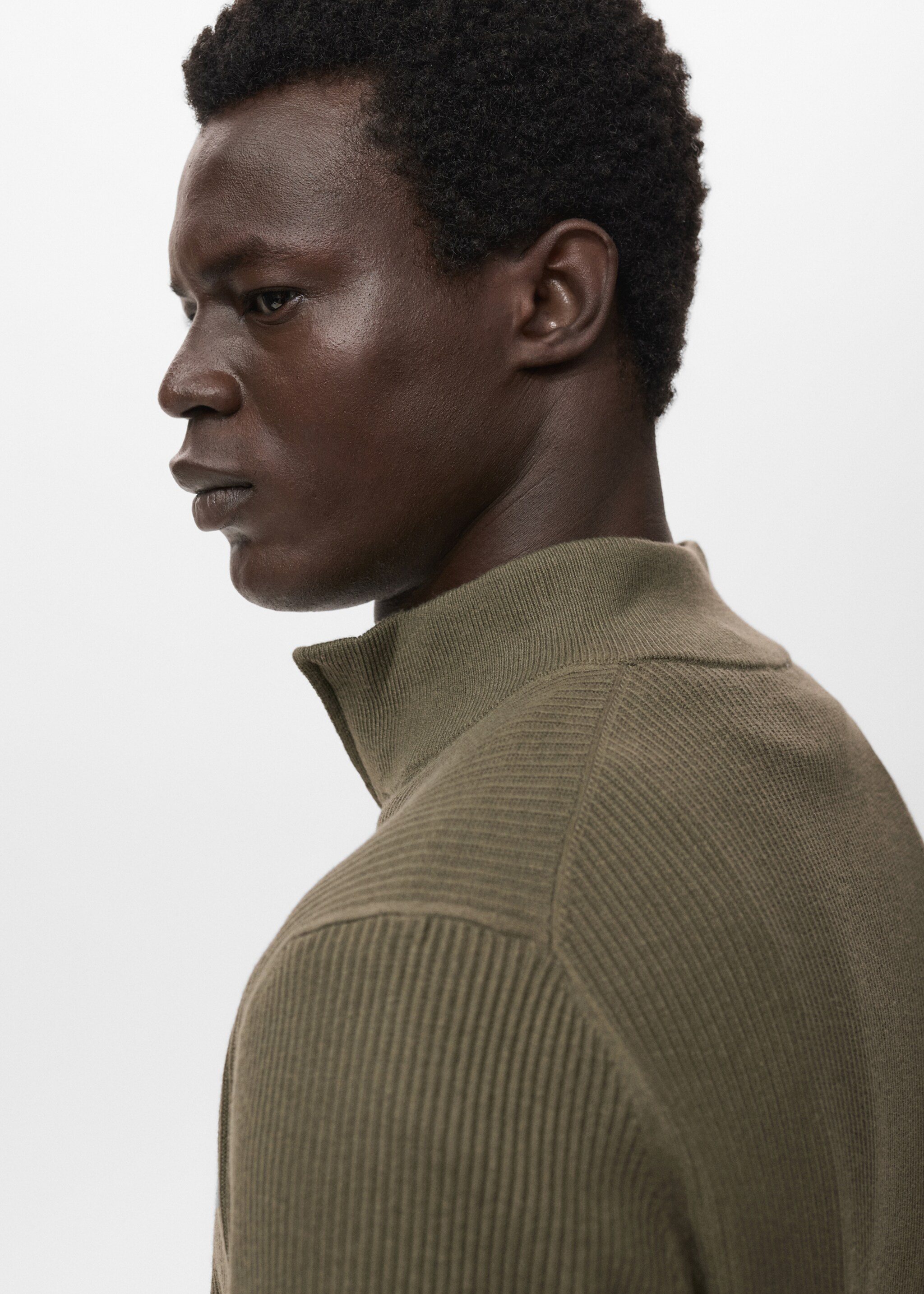 Ribbed sweater with zip neck - Details of the article 1, Olive Green. Ref: 17094427-00.