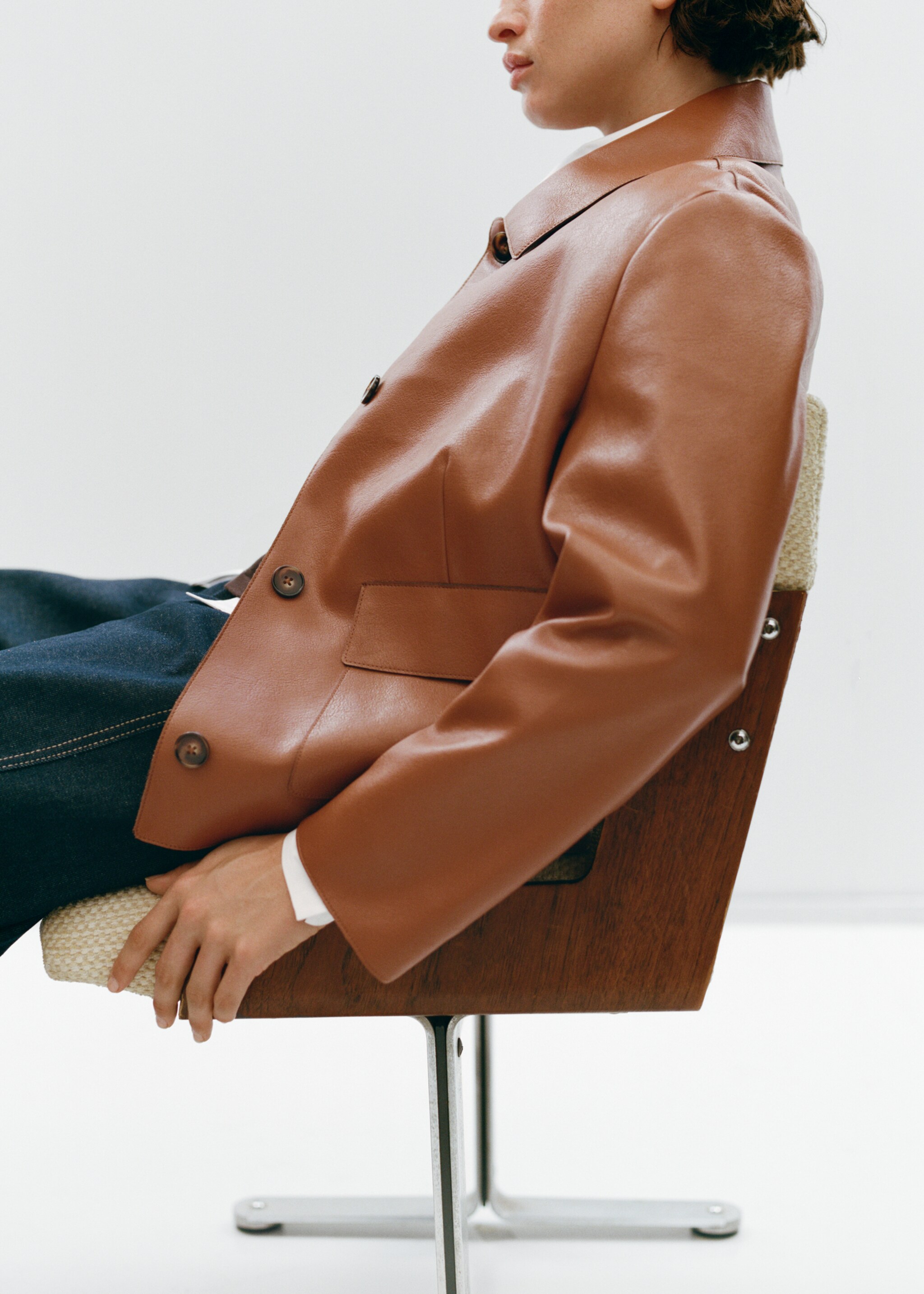 Leather-effect jacket with pockets - Details of the article 6, Medium Brown. Ref: 17094433-00.