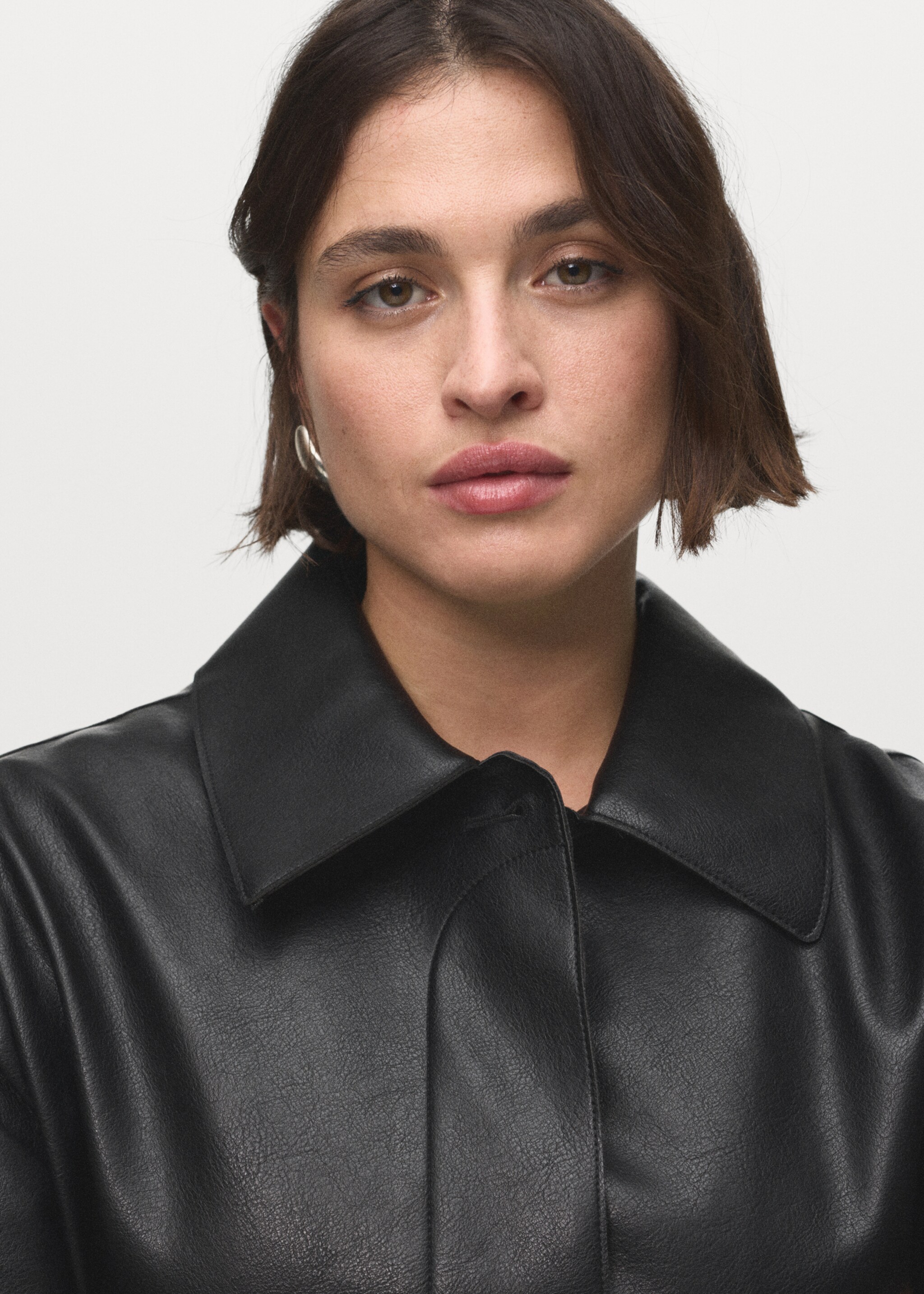 Leather-effect jacket with pockets - Details of the article 4, Black. Ref: 17094433-00.