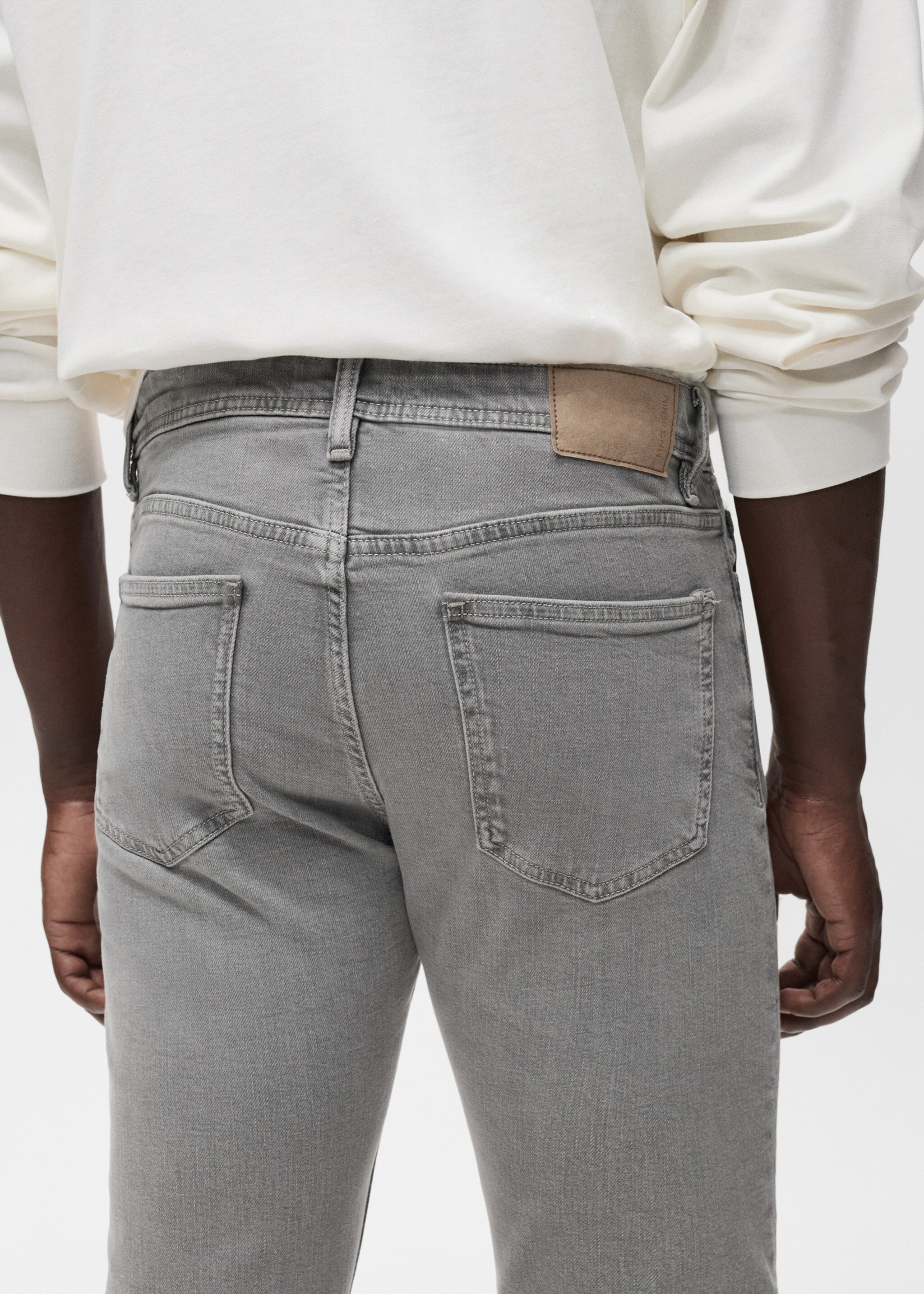 Jan slim-fit grey-wash jeans - Details of the article 6, Denim Grey. Ref: 17094437-00.