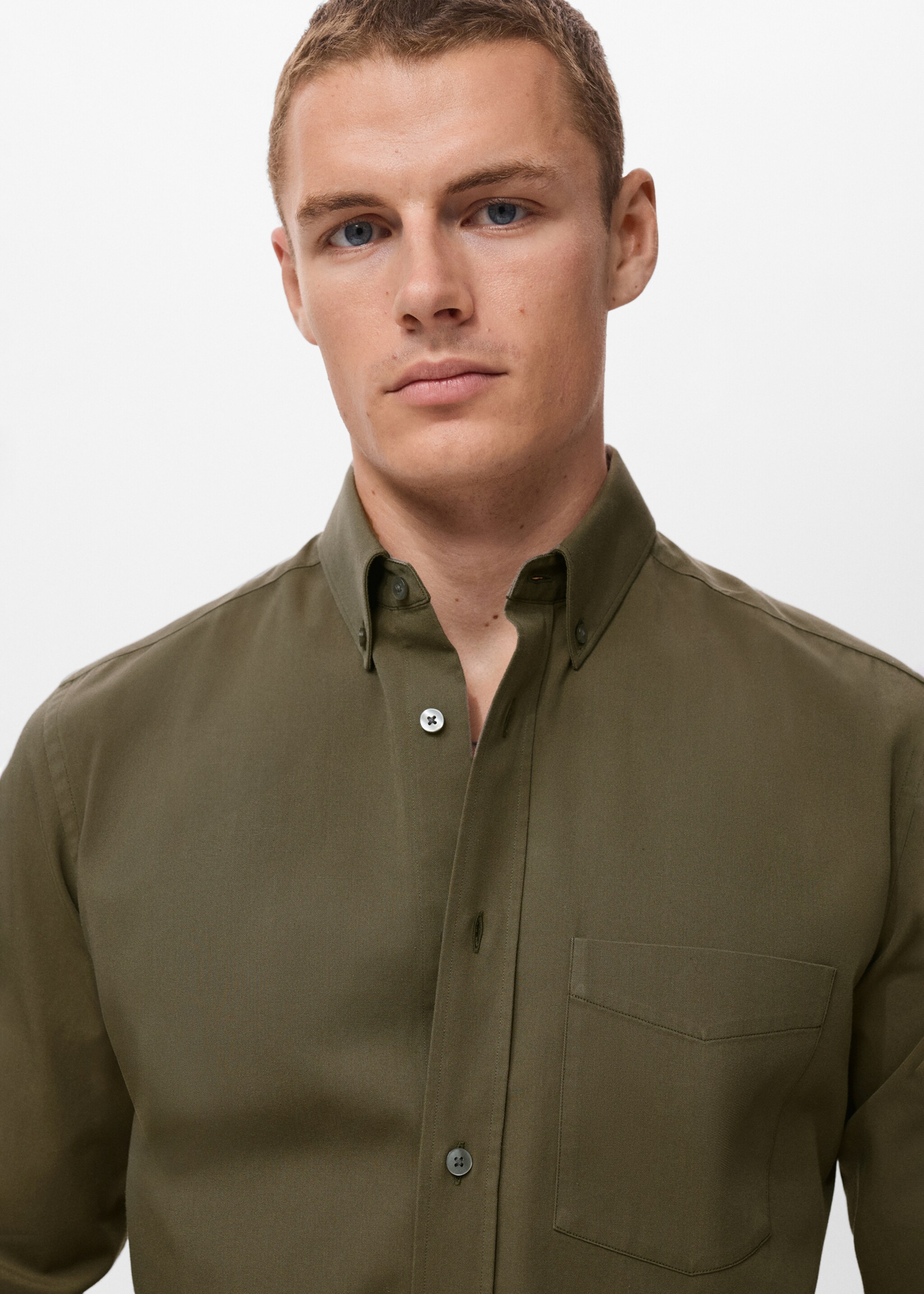 100% cotton regular fit pocket shirt - Details of the article 1, Medium Brown. Ref: 17094440-00.