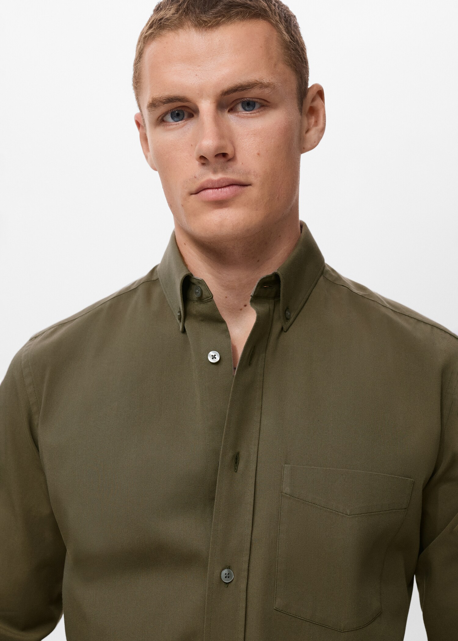 100% cotton regular fit pocket shirt - Details of the article 1