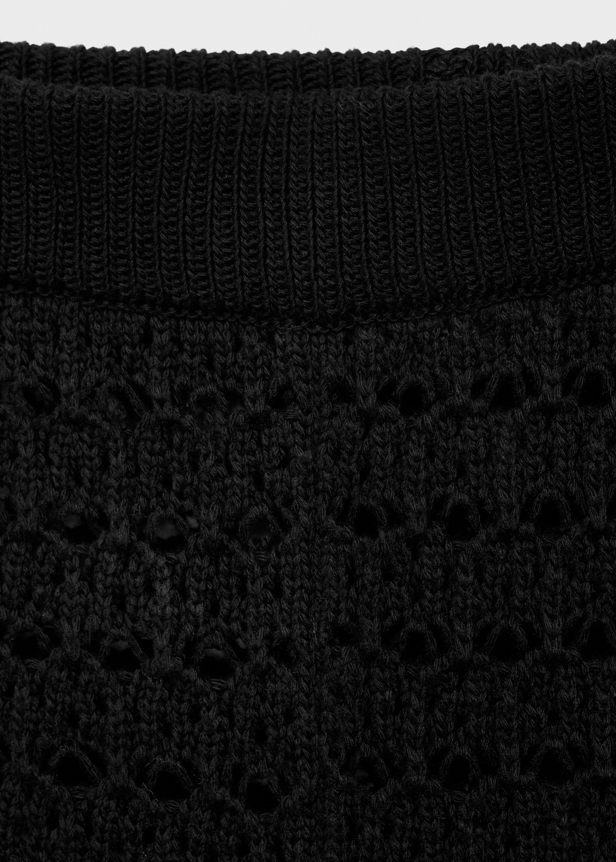 Chunky-knit shorts - Details of the article 8, Black. Ref: 17094443-00.